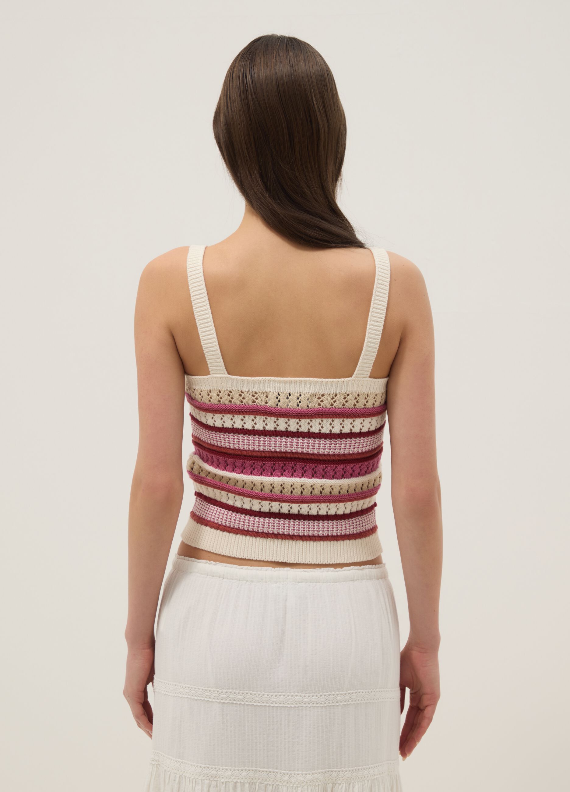 Gilet ajust&eacute; en pur coton &agrave; rayures multicolores avec fines bretelles