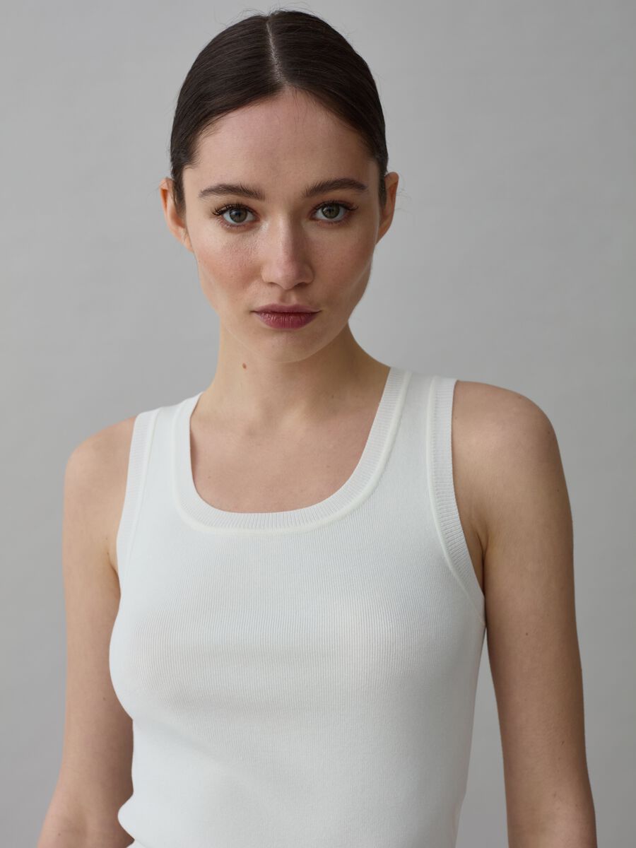 Ribbed tank top with round neckline_1