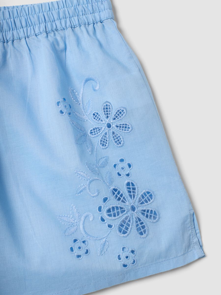 Cal&ccedil;&otilde;es de pijama azul-claro em algod&atilde;o org&acirc;nico com bordados_5