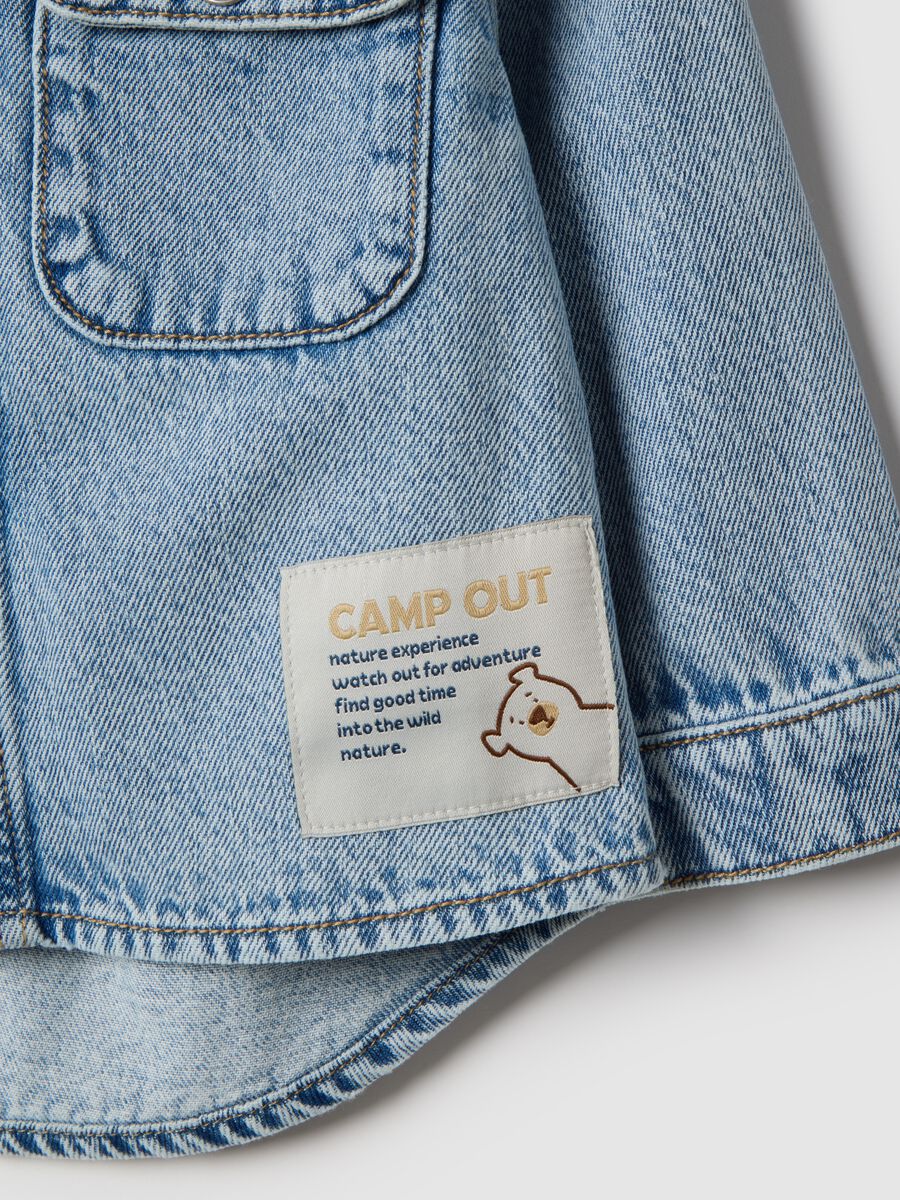 Regular fit blue denim shirt with hood for boys_3