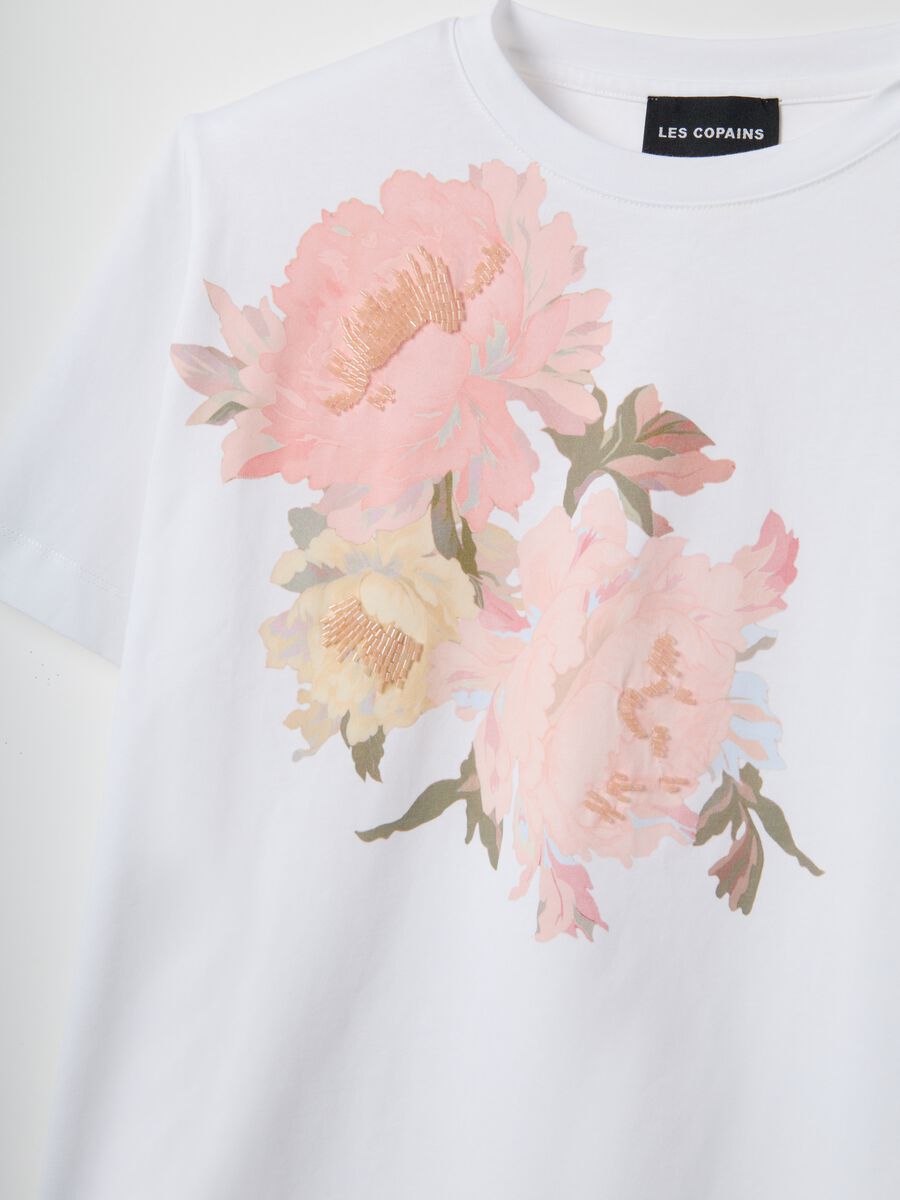 Multicolour pure cotton T-shirt with floral print in regular fit_5