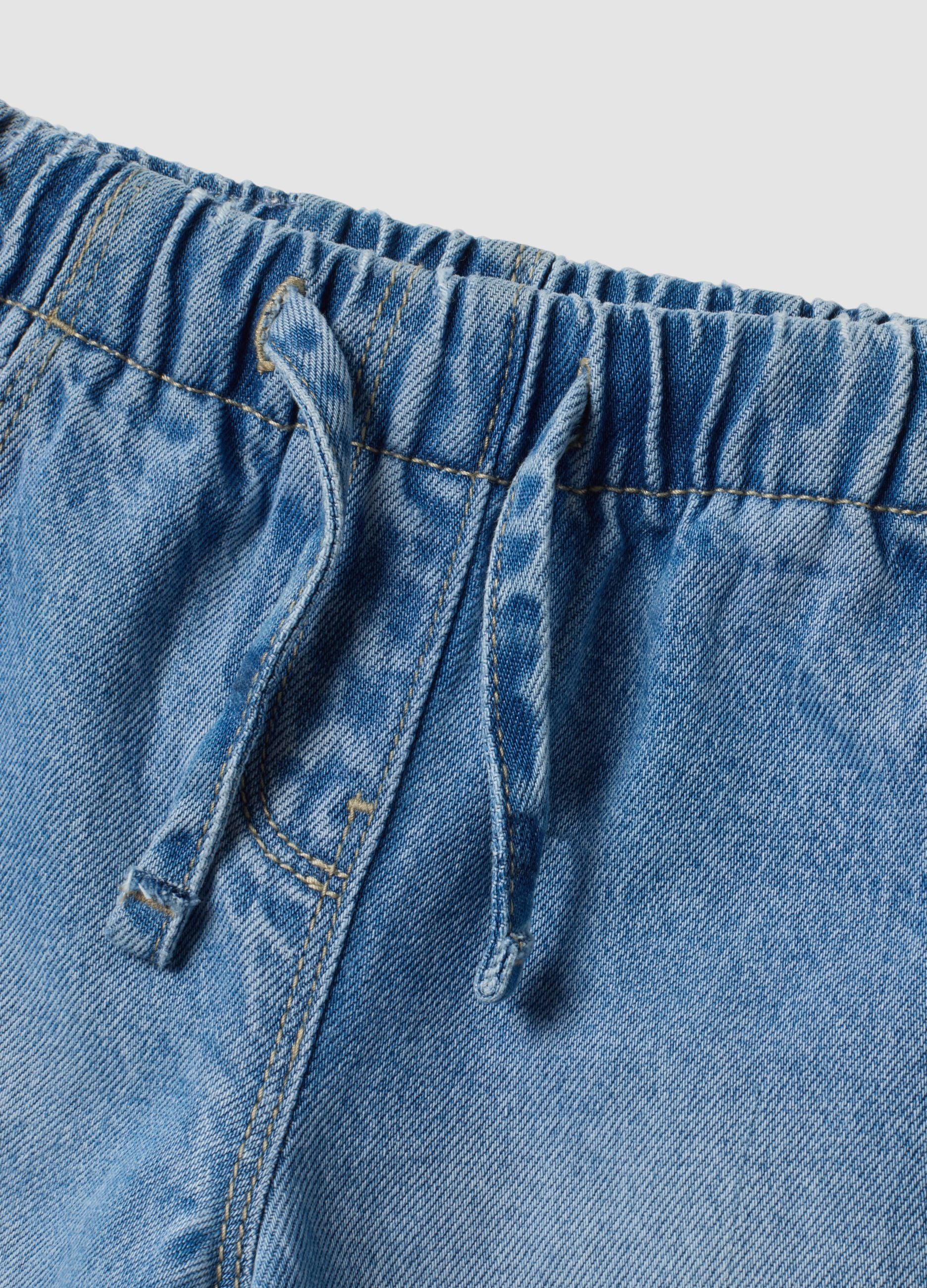 Hellblaue Jeans aus Baumwoll- und Lyocellmix mit Lilo & Stitch Print f&uuml;r Baby-M&auml;dchen