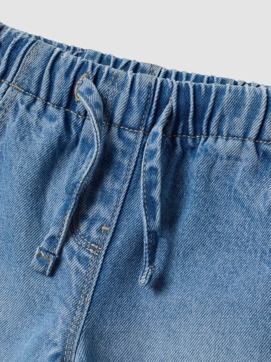 Hellblaue Jeans aus Baumwoll- und Lyocellmix mit Lilo & Stitch Print f&uuml;r Baby-M&auml;dchen_3