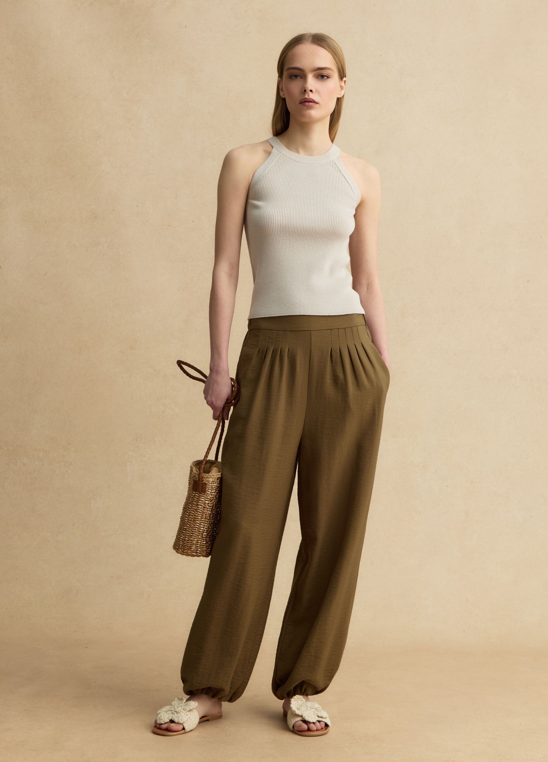 Enganliegendes Tank-Top aus beiger Viskosemischung