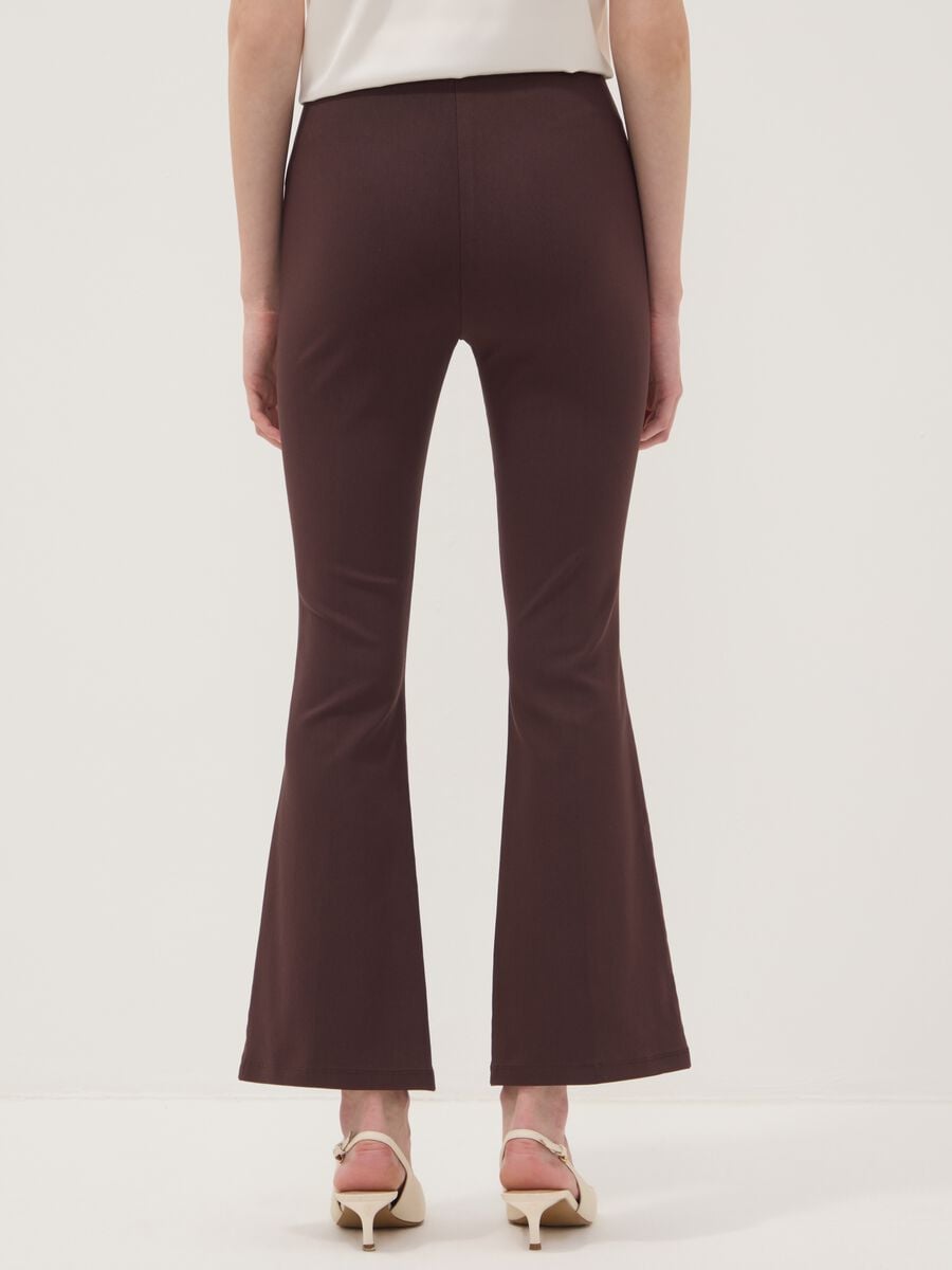 Leggings flare castanhos em viscose el&aacute;stica_2