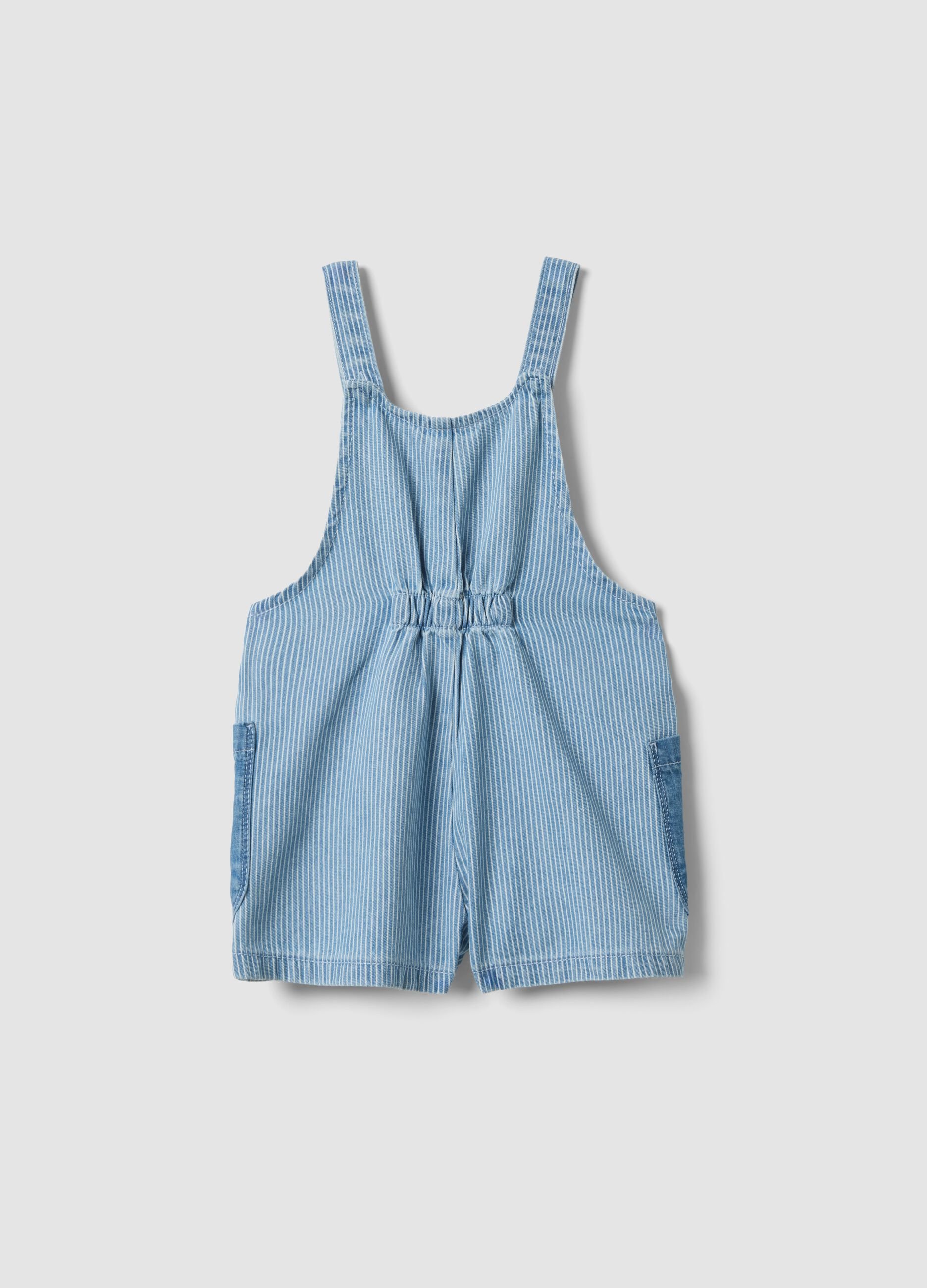 Jardineiras de ganga para menina em mistura de algod&atilde;o e lyocell com bordados