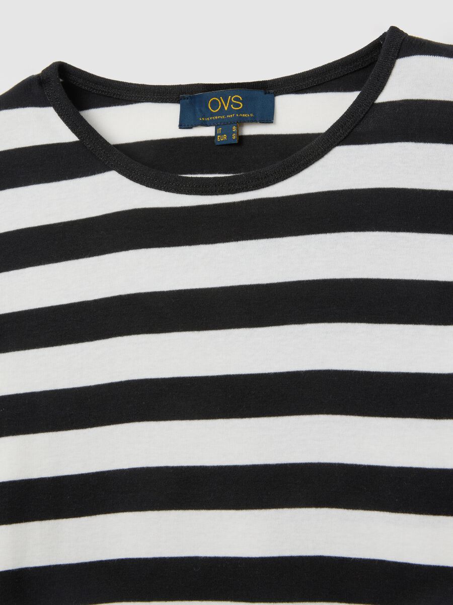 Long Sleeve White and Black Striped T-Shirt_5