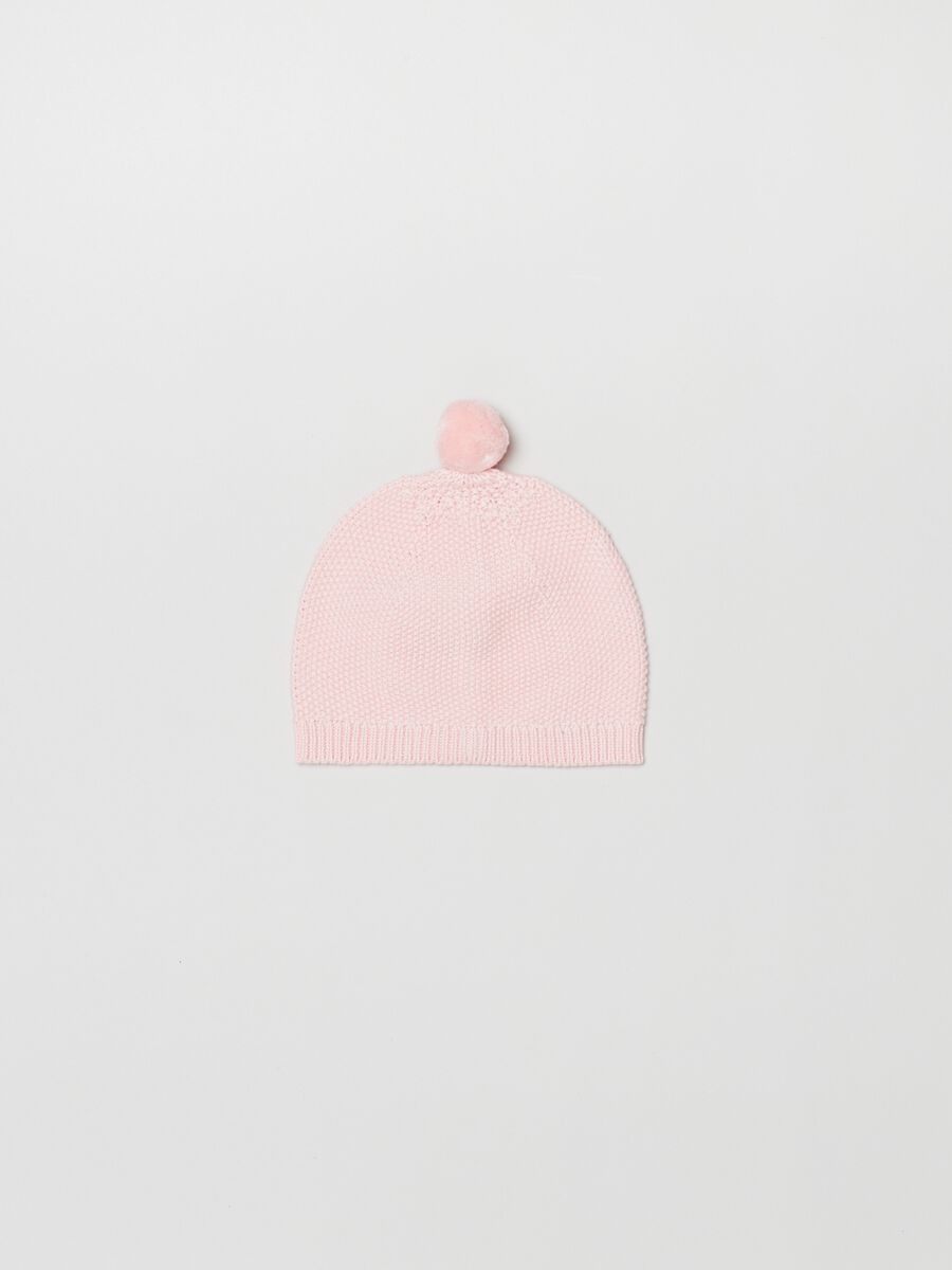 Knitted bobble hat_0