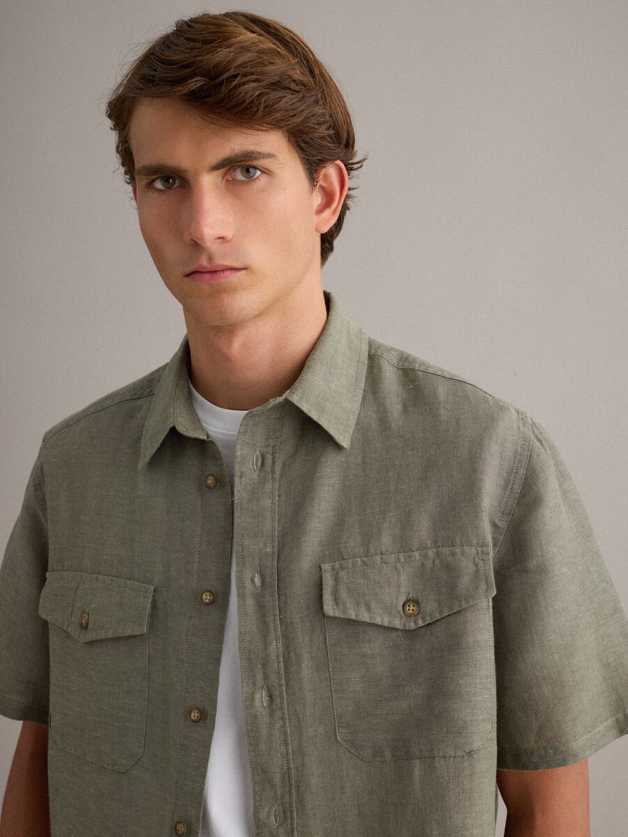 Gr&uuml;nes Hemd in regul&auml;rer Passform aus Leinen-Baumwoll-Mix_0