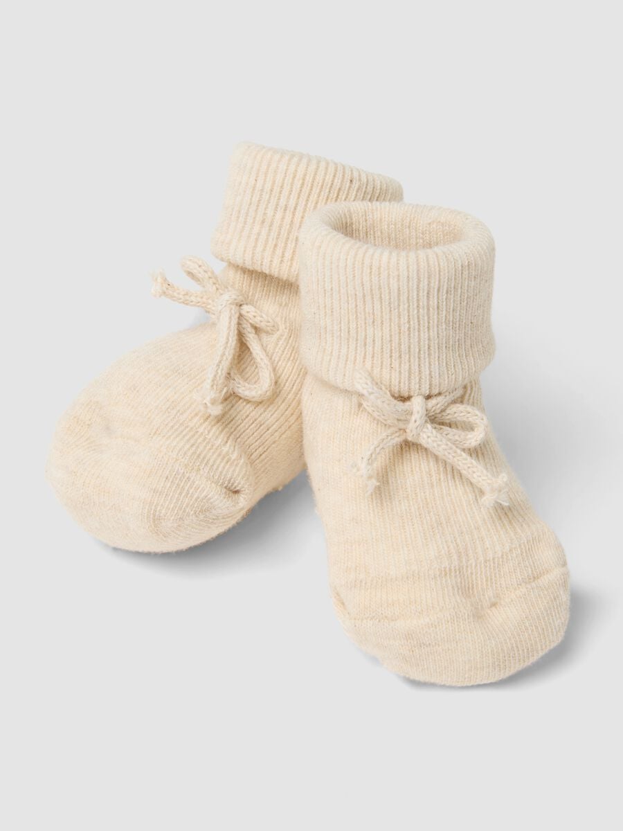 Beige Baby-M&auml;dchensch&uuml;hchen aus Bio-Baumwollstrick_2