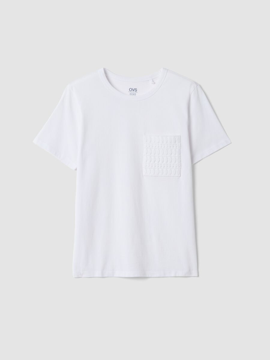 Camiseta blanca de algod&oacute;n puro regular fit con bolsillo bordado_4