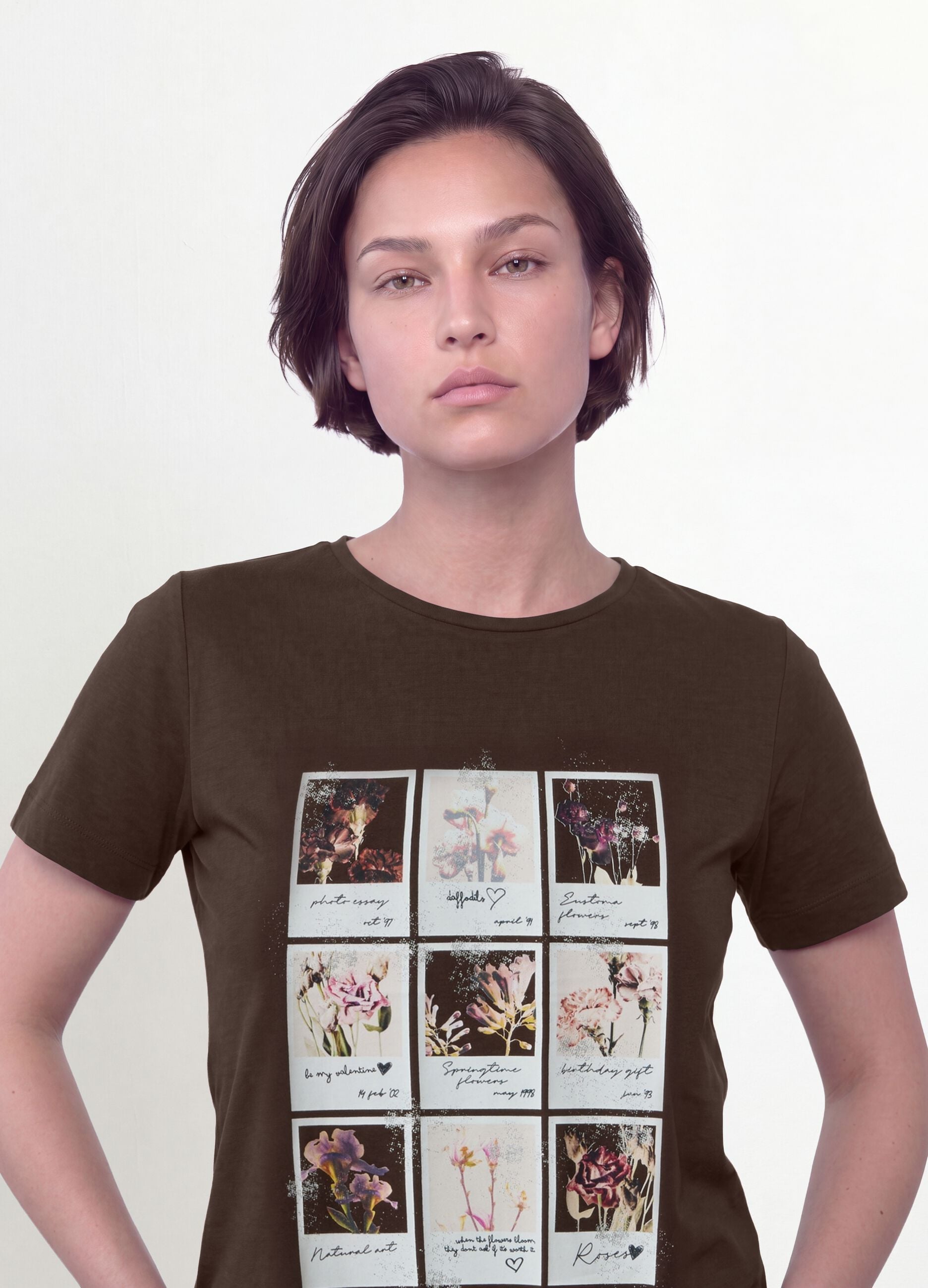 &Kappa;&alpha;&phi;έ T-shirt &alpha;&pi;ό 100% &beta;&alpha;&mu;&beta;ά&kappa;&iota; &mu;&epsilon; &phi;&lambda;&omicron;&rho;ά&lambda; &tau;ύ&pi;&omega;&mu;&alpha;, &kappa;&alpha;&nu;&omicron;&nu;&iota;&kappa;ή &epsilon;&phi;&alpha;&rho;&mu;&omicron;&gamma;ή