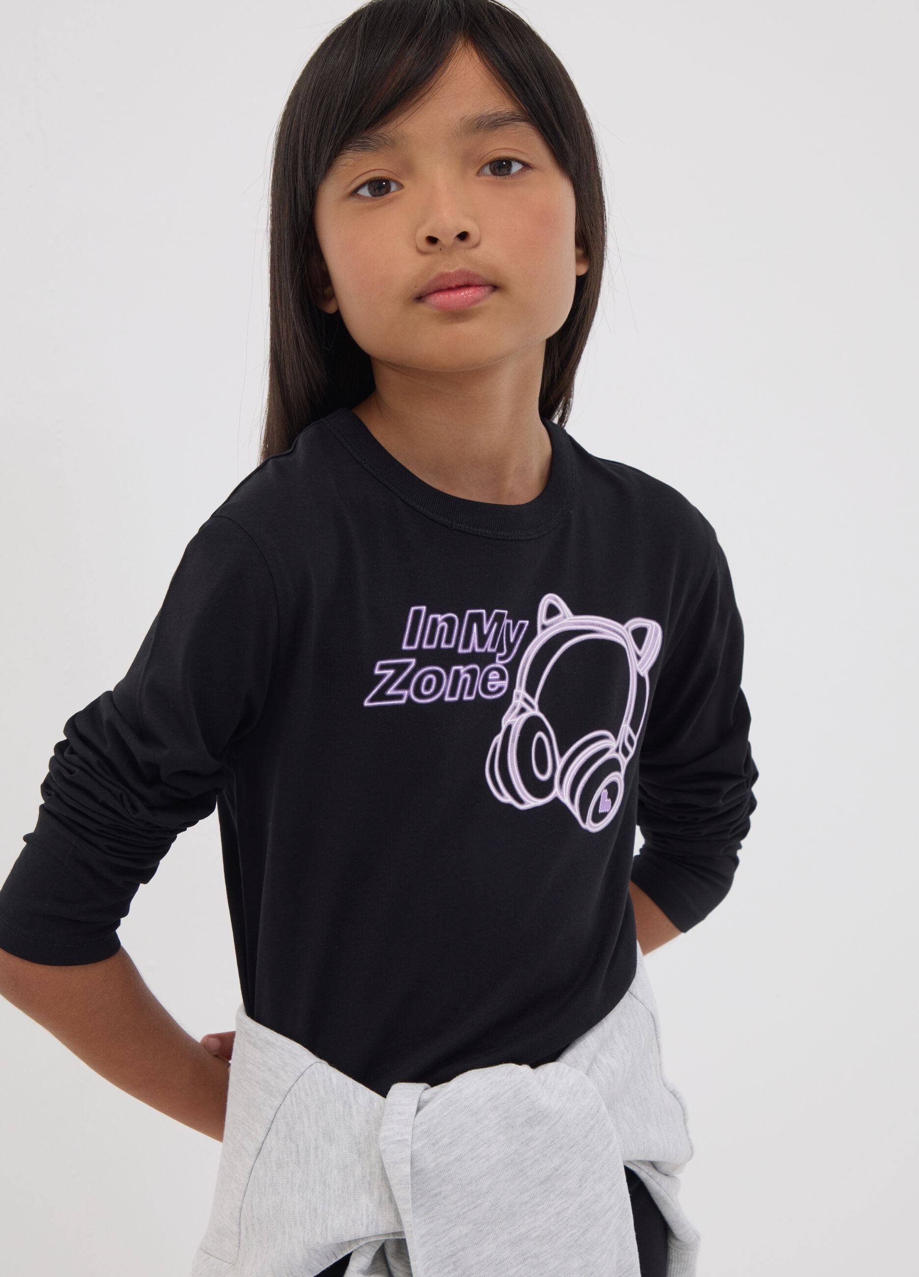 Girls&rsquo; black organic cotton crop T-shirt with ribbed neck