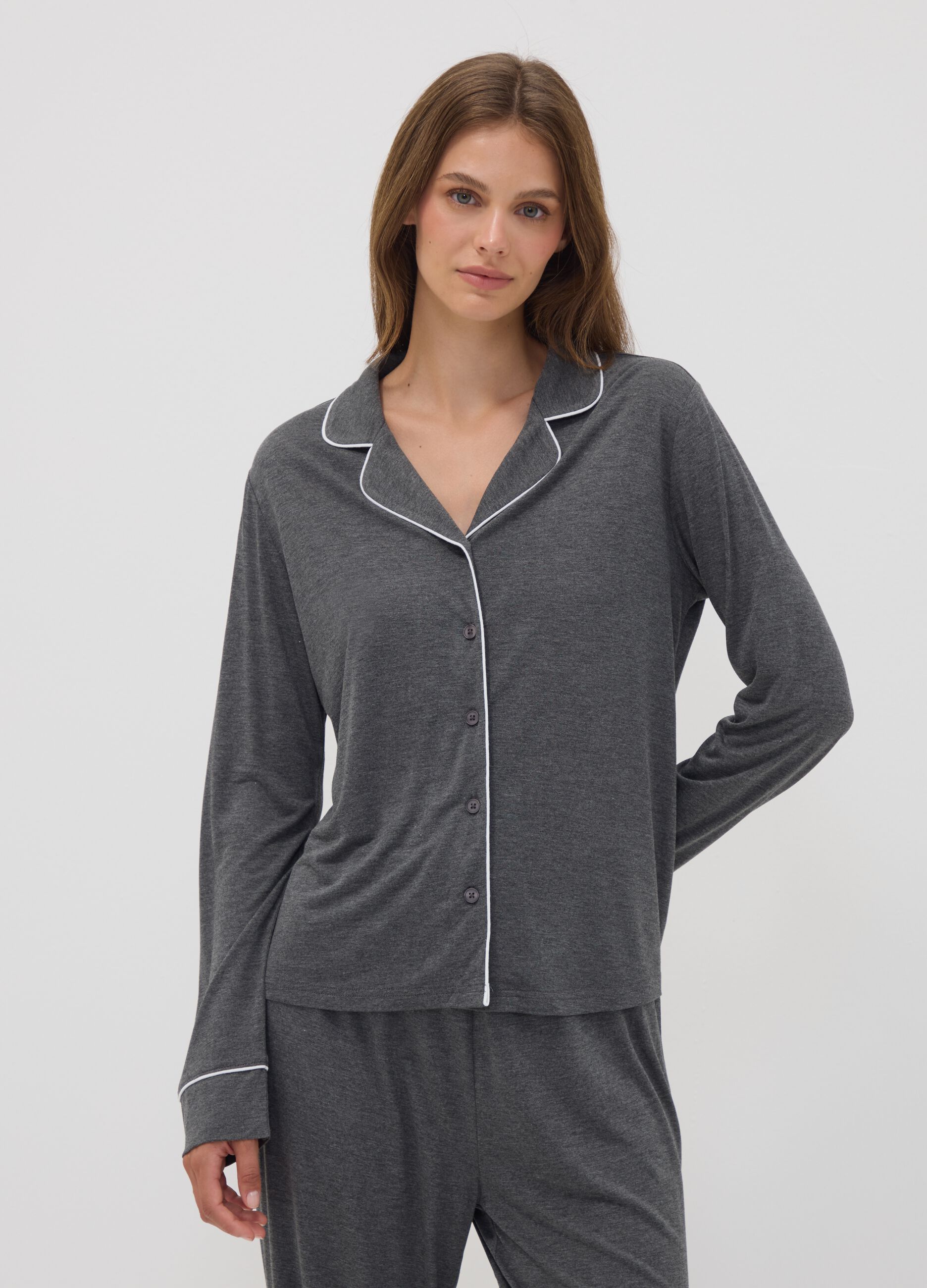 Grey pure viscose pyjamas with V-neck and contrast piping
