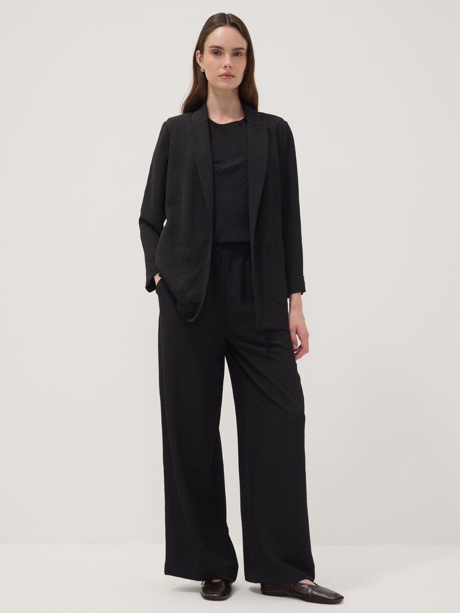 Black regular-fit blazer with classic lapels_2