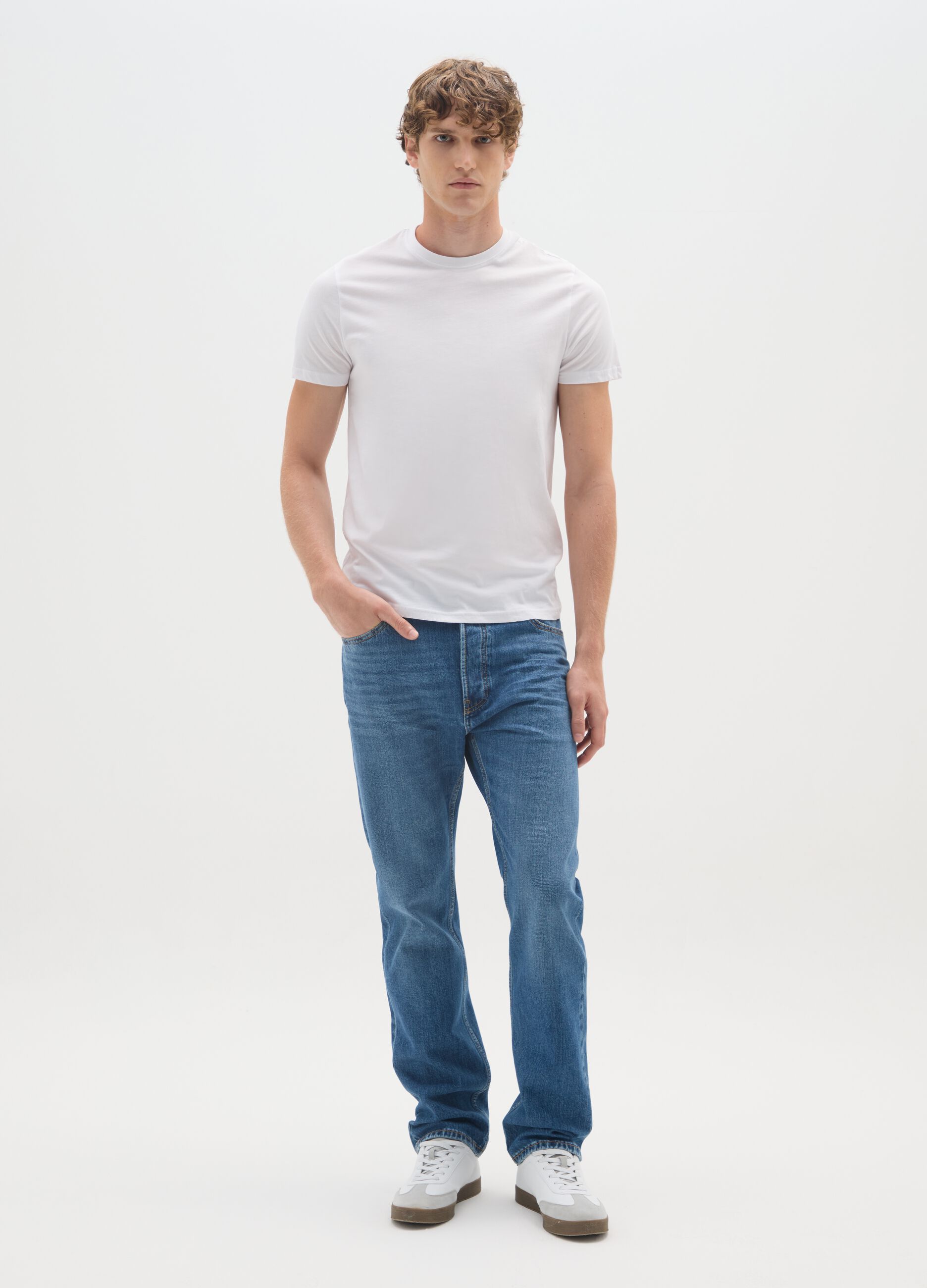 Straight fit blue jeans in pure cotton