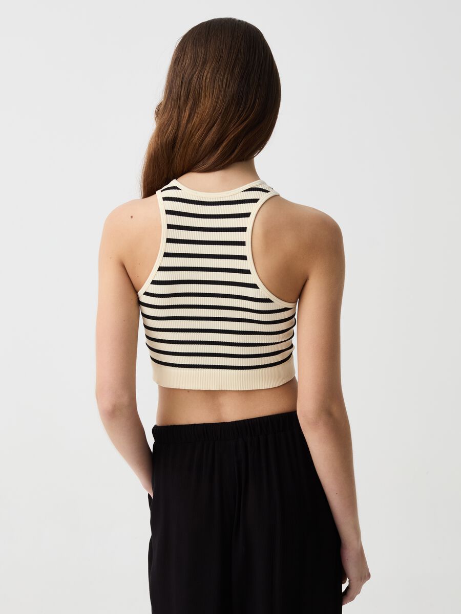 Seamless crop top with stripes_2
