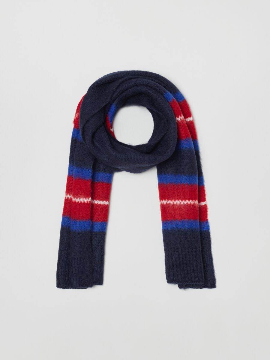 Knitted scarf with stripes_0