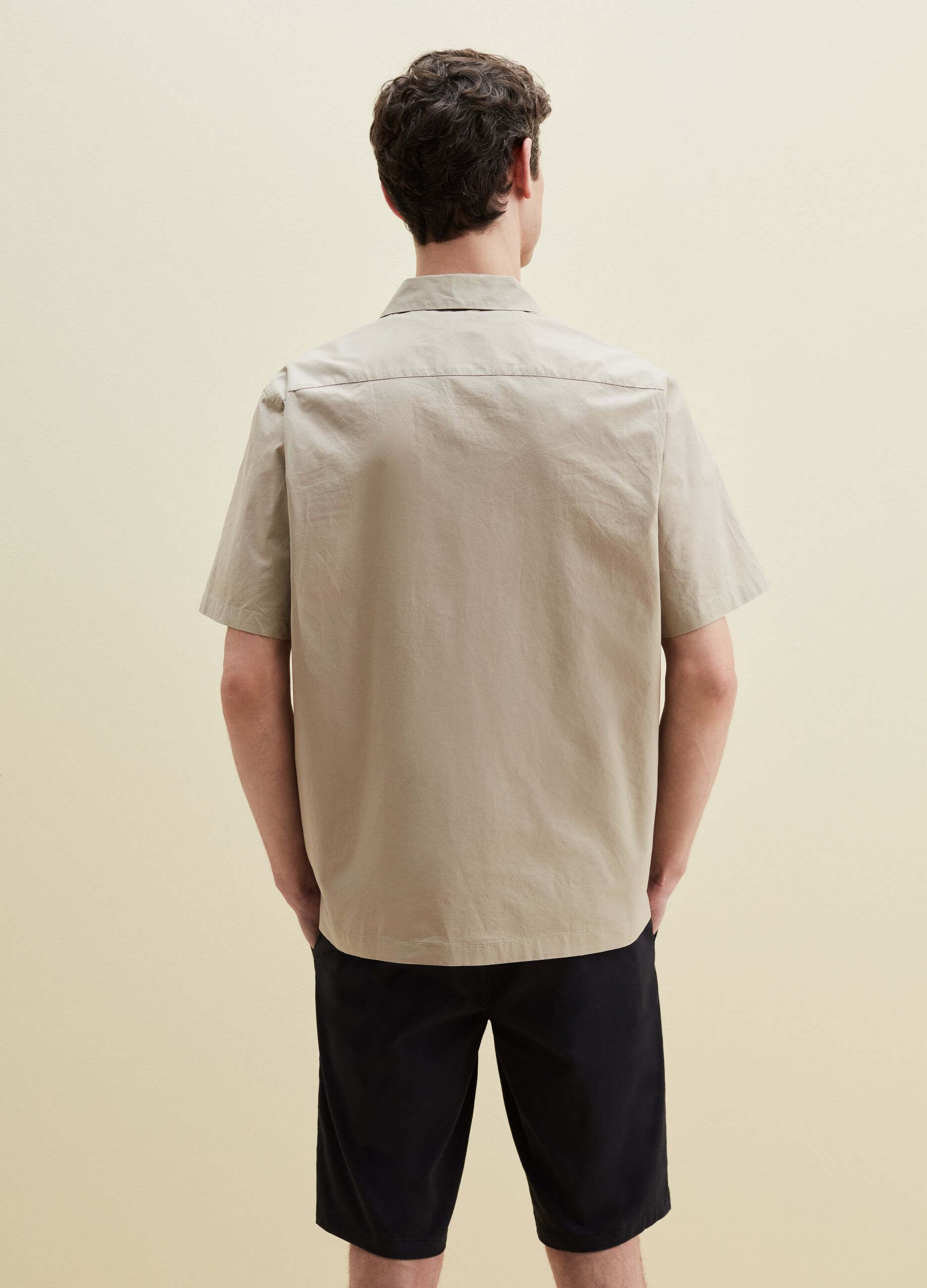 Cotton shirt with short sleeves