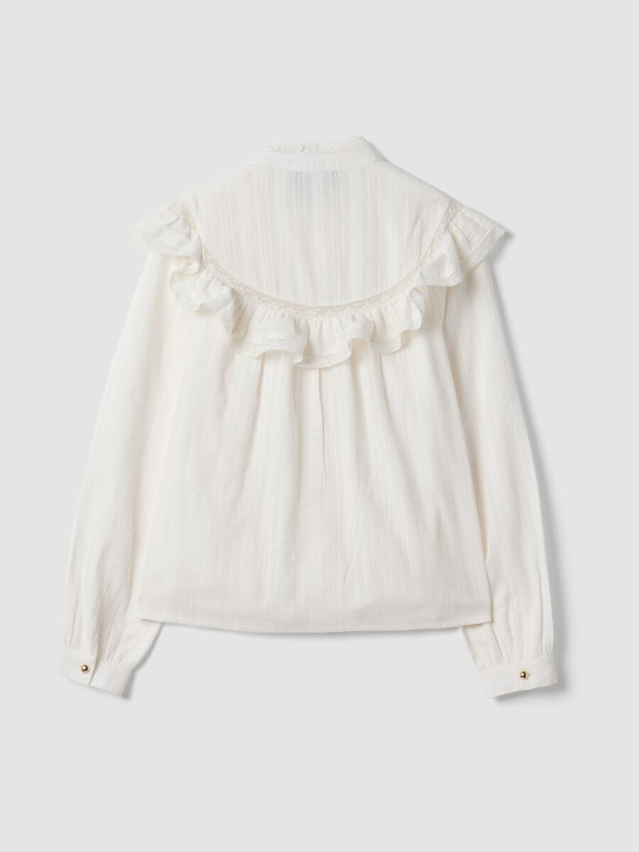 Camicia bianca in puro cotone con collo coreano e volant_2