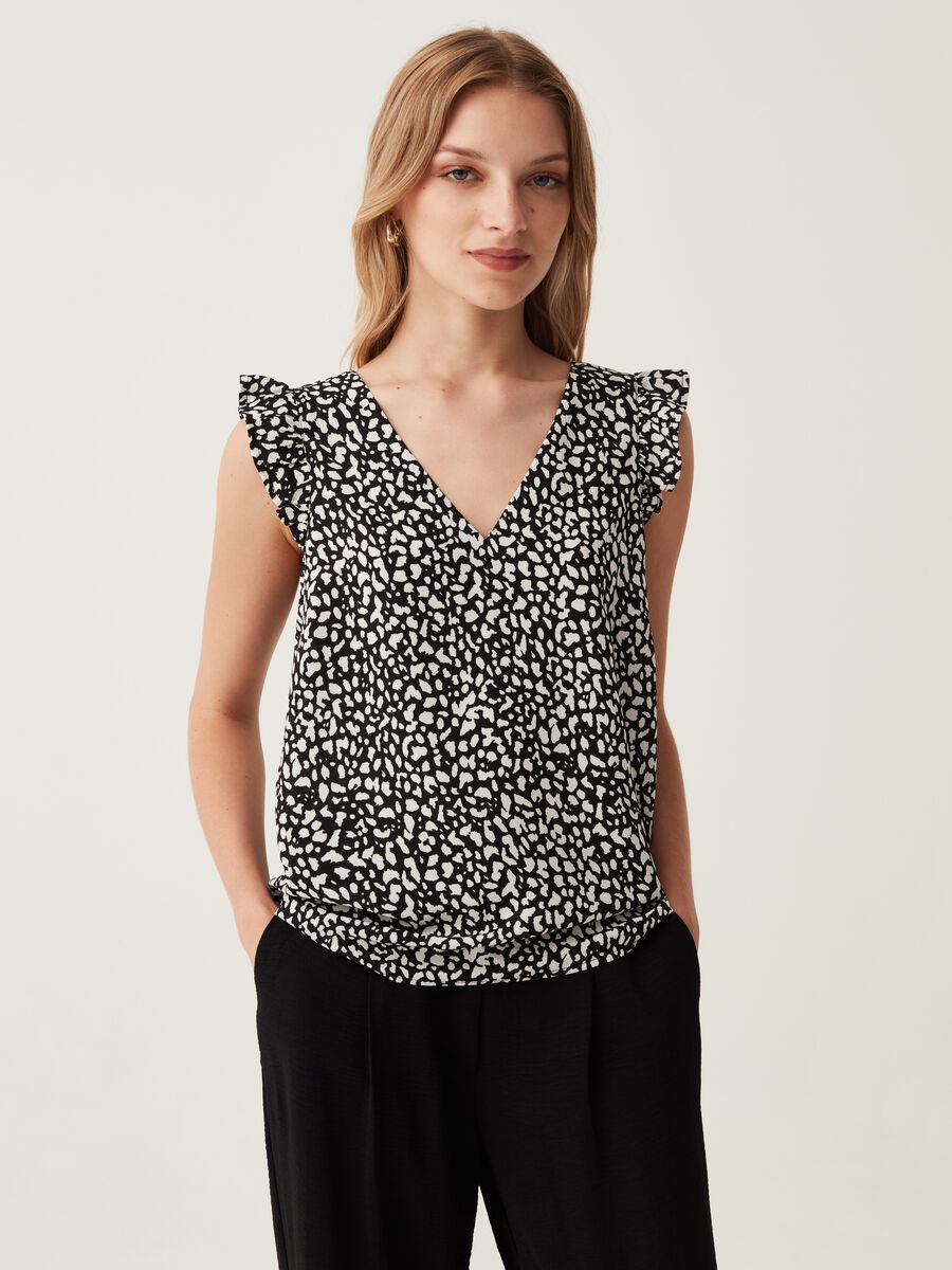 Blouse with patterned flounce_0