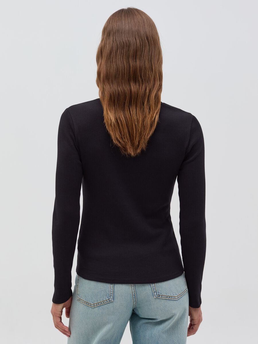 Thin ribbed T-shirt with V neck_2