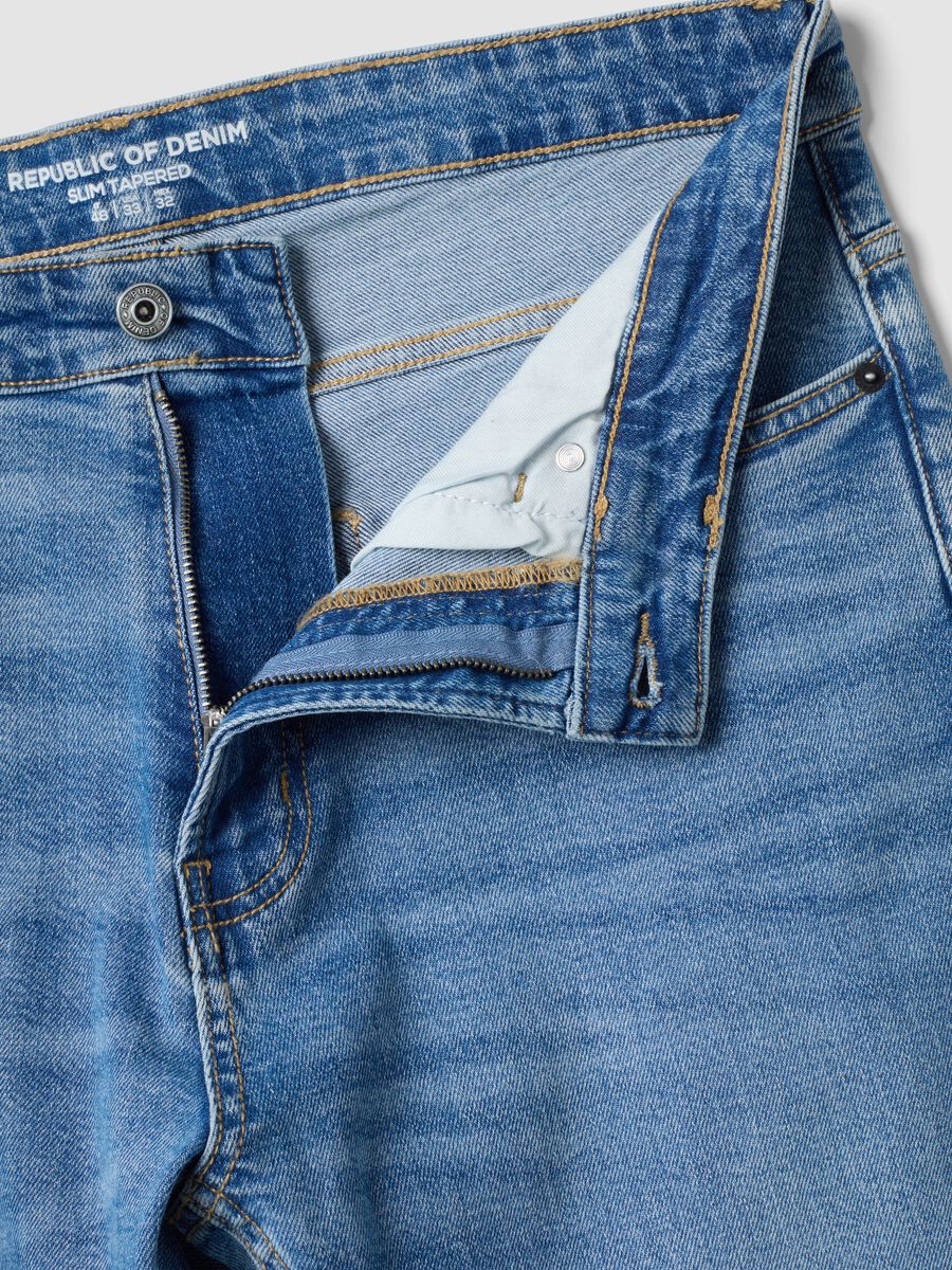 Blaue Slim-Fit-Jeans aus Stretch-Baumwolle_6