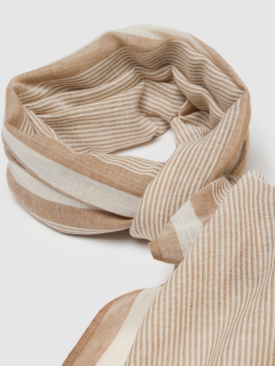 Lightweight scarf in pure cotton with multicolour stripes and fringes_1