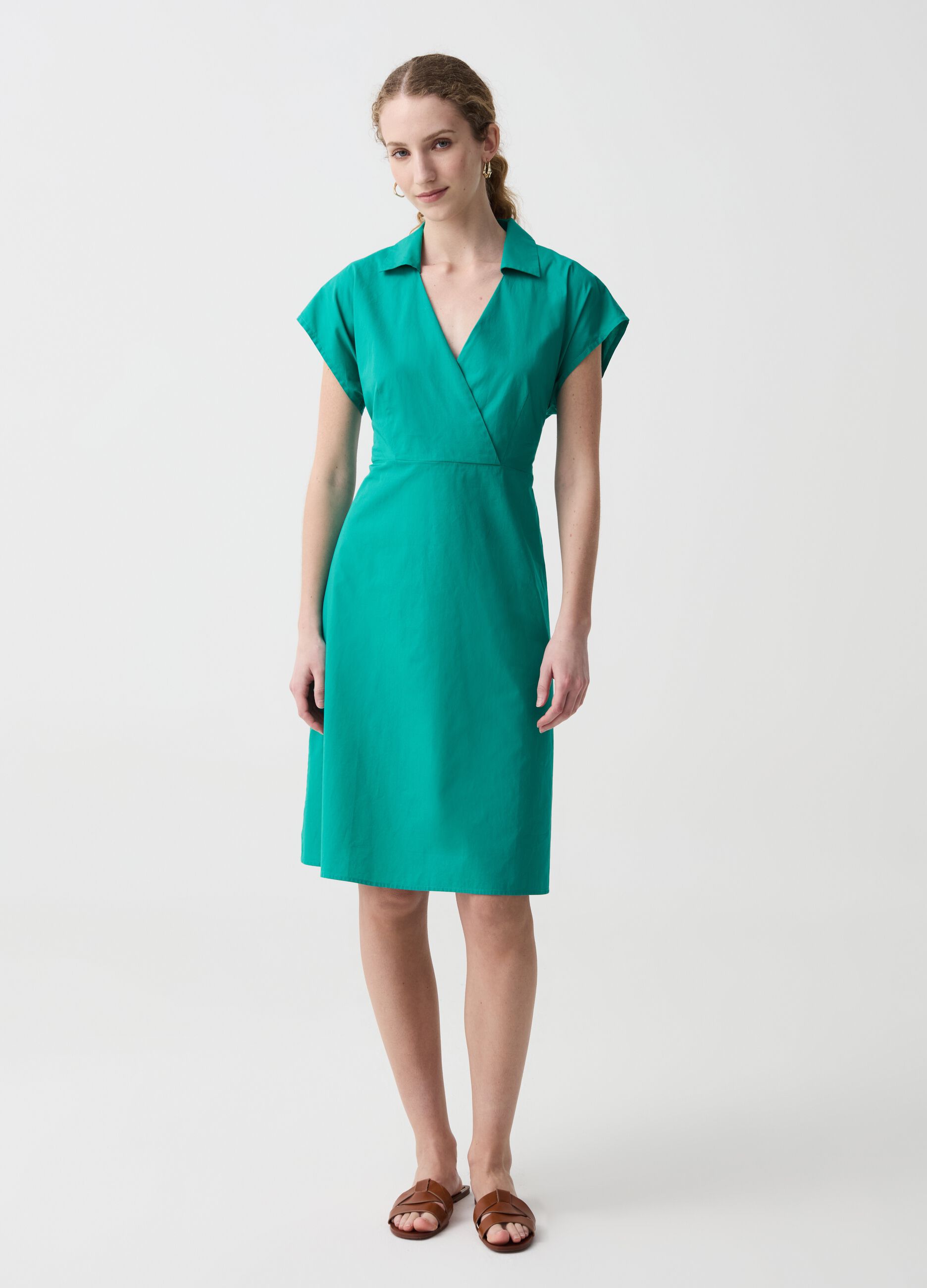 Midi dress with V-neck and collar