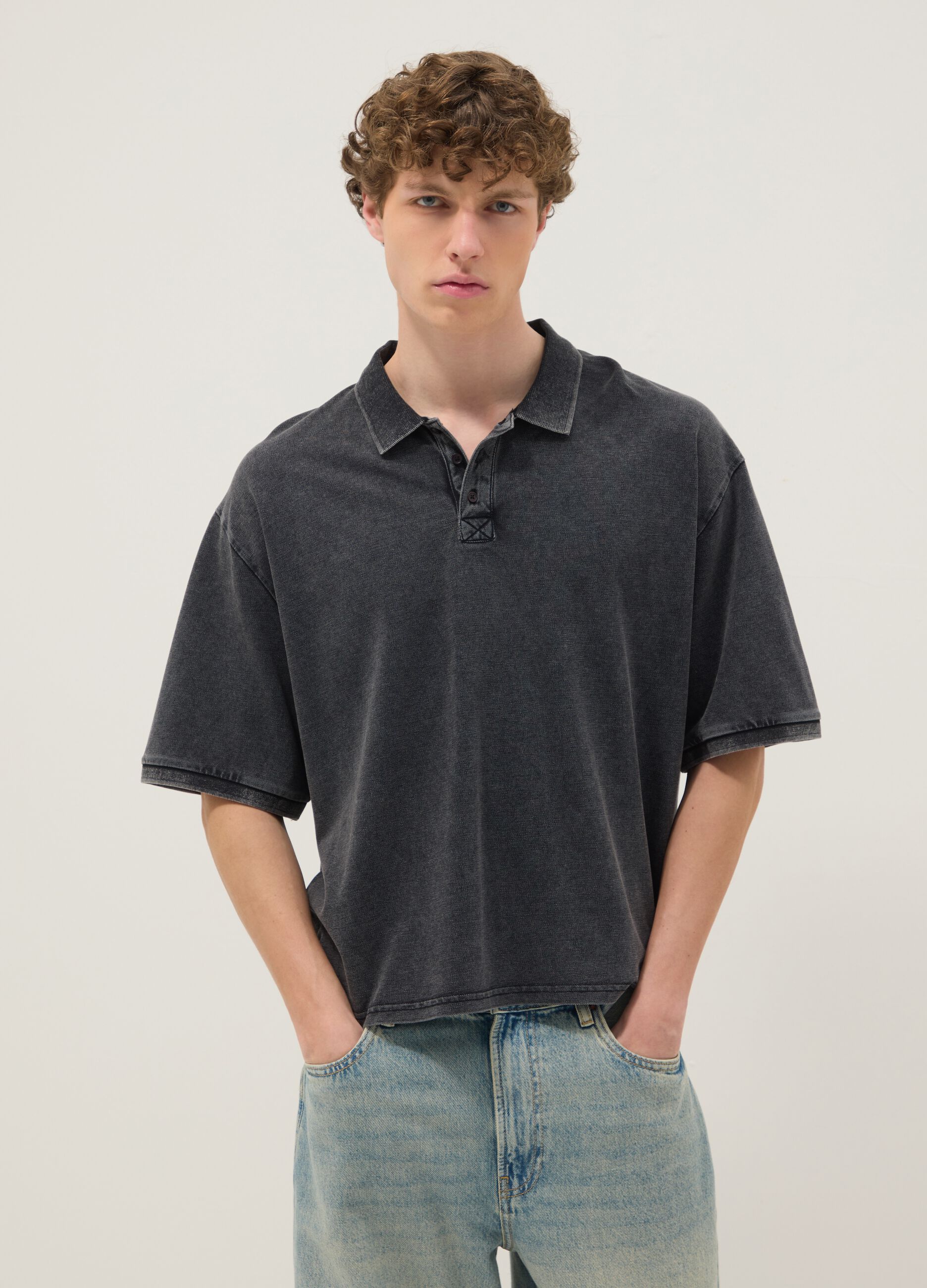 &Mu;&alpha;ύ&rho;&omicron; &kappa;&omicron;&nu;&tau;&omicron;&mu;ά&nu;&iota;&kappa;&omicron; &pi;ό&lambda;&omicron; &alpha;&pi;ό &kappa;&alpha;&theta;&alpha;&rho;ό &beta;&alpha;&mu;&beta;ά&kappa;&iota;, &kappa;&alpha;&nu;&omicron;&nu;&iota;&kappa;ή &epsilon;&phi;&alpha;&rho;&mu;&omicron;&gamma;ή