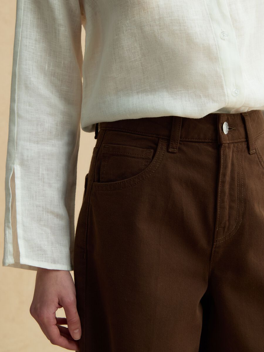 Wide-Leg-Shorts aus braunem Denim aus reiner Baumwolle_3