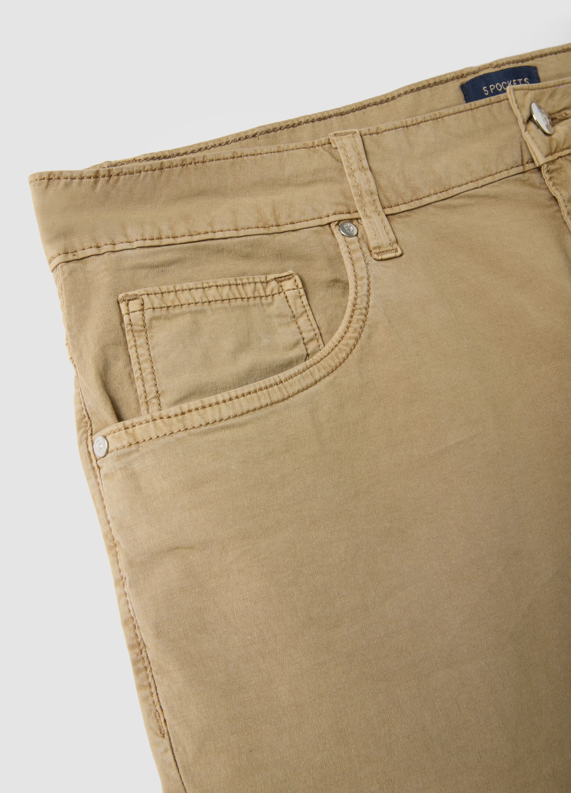 Beige Bermudashorts aus Stretch-Baumwolle