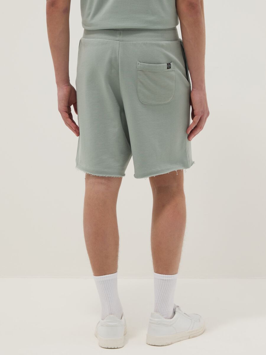 Green pure cotton relaxed-fit shorts_2