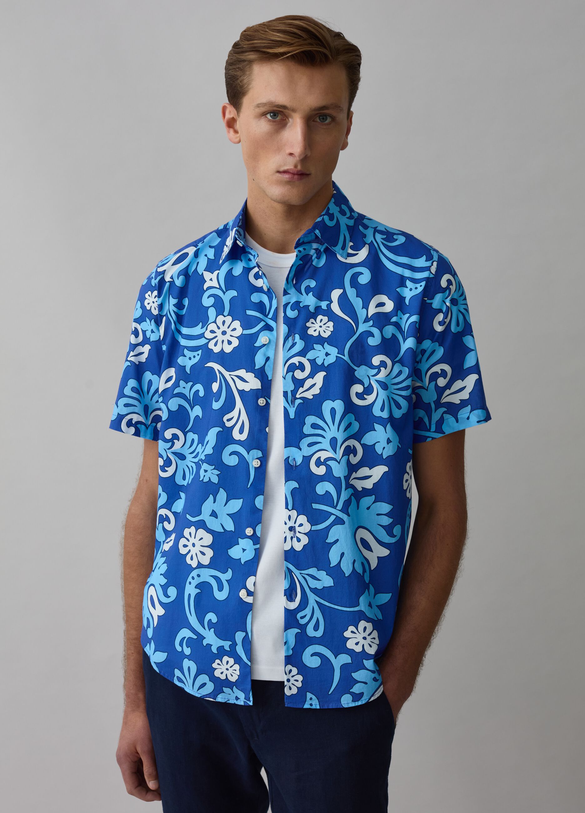 Floral shirt with short sleeves