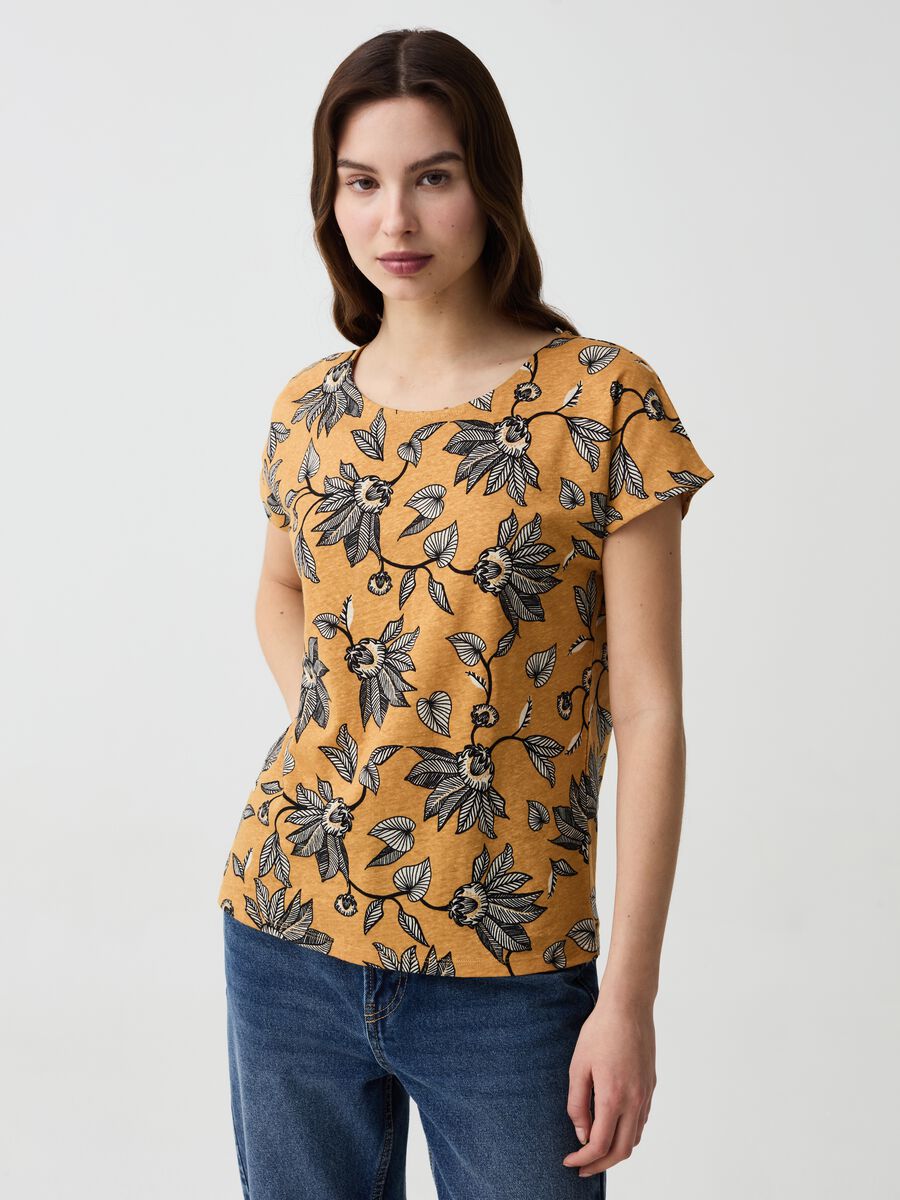T-shirt in lino e cotone con stampa floreale_0