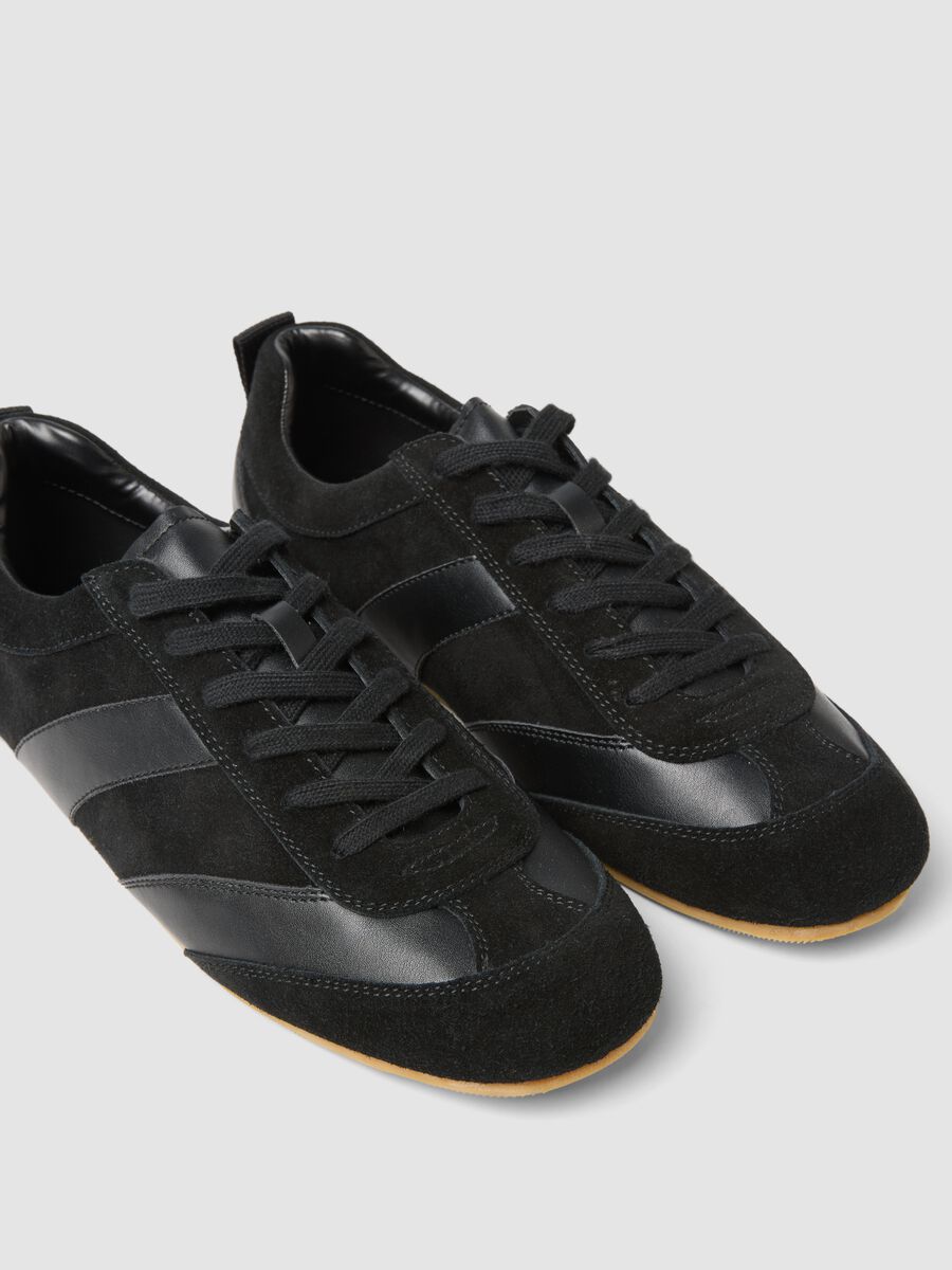 &Mu;&alpha;ύ&rho;&alpha; &alpha;&theta;&lambda;&eta;&tau;&iota;&kappa;ά &pi;&alpha;&pi;&omicron;ύ&tau;&sigma;&iota;&alpha; &alpha;&pi;ό &gamma;&nu;ή&sigma;&iota;&omicron; &delta;έ&rho;&mu;&alpha;_1