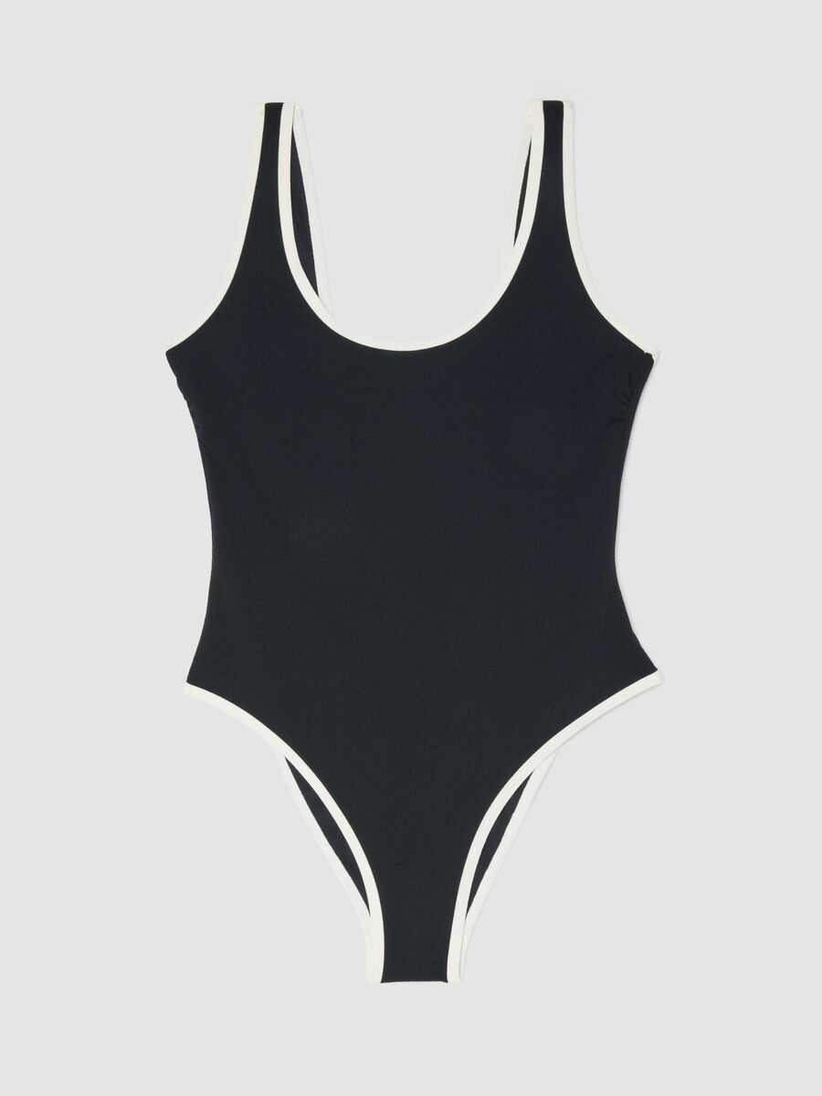 Costume da mare intero in tessuto elasticizzato nero con bordi bianchi_0