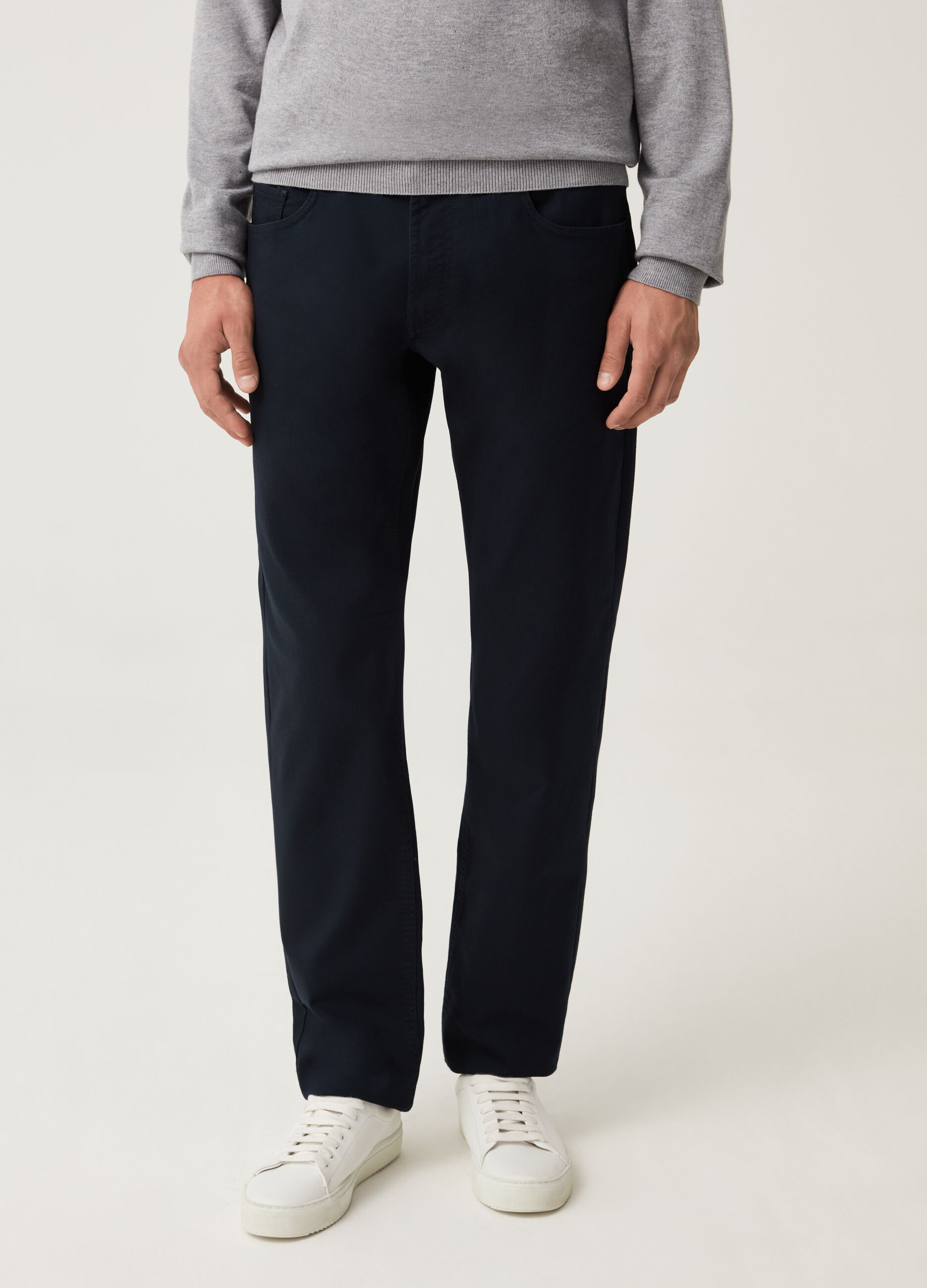 Regular-fit trousers with five pockets_1