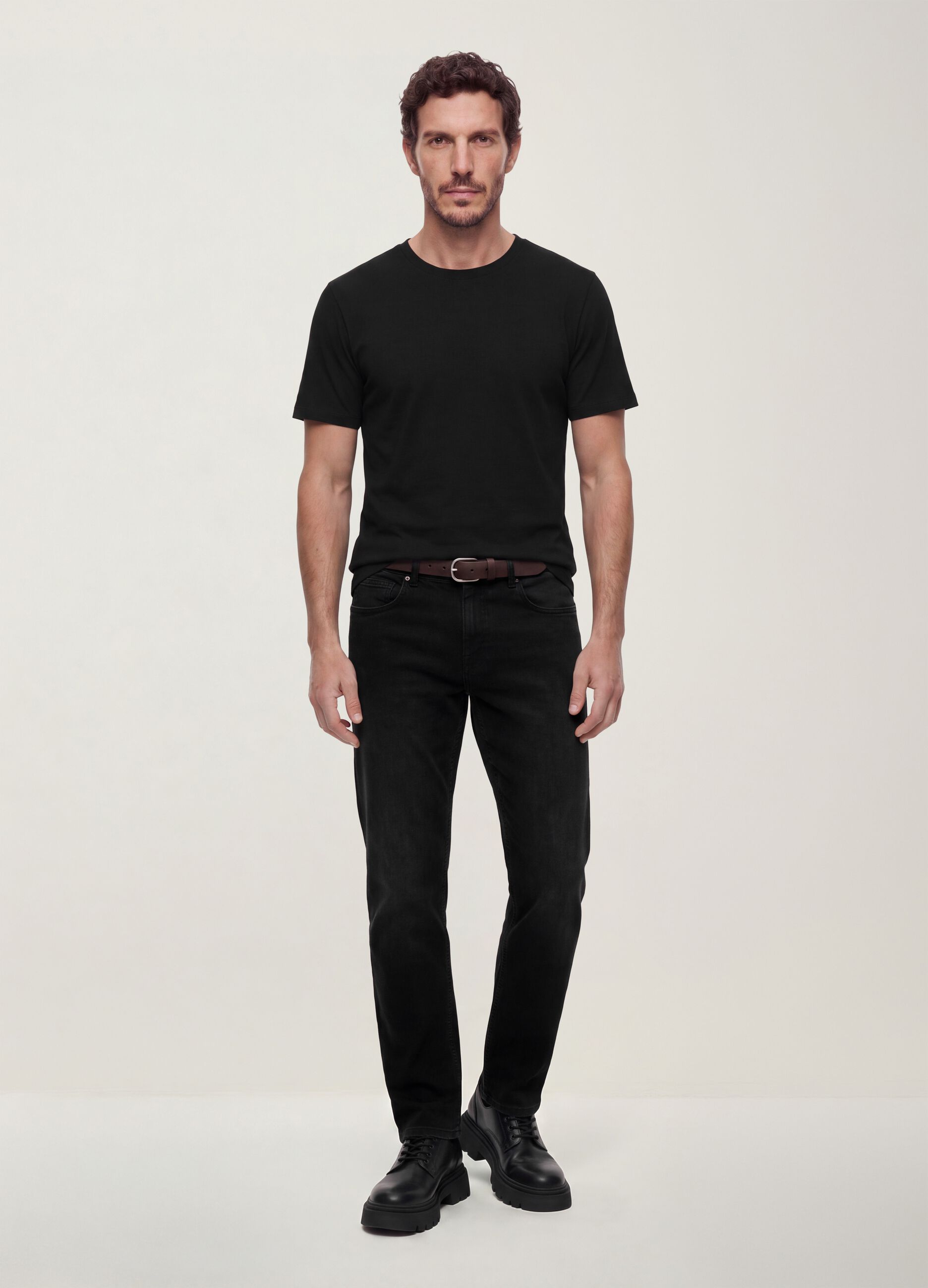 Schwarze Comfort-Fit-Jeans aus Stretch-Baumwolle
