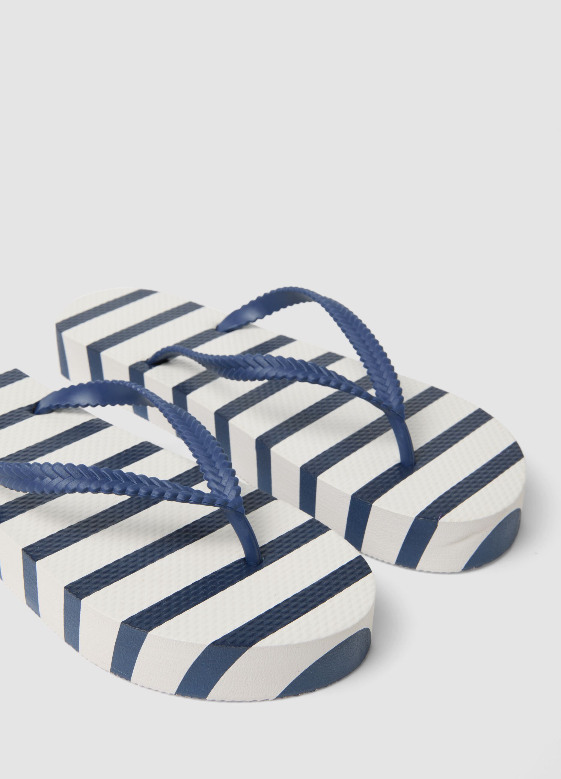 Multicolour striped flip-flops