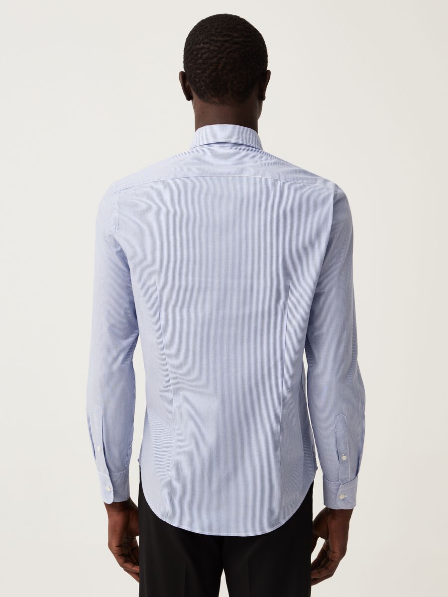 Slim-fit easy-iron pinstripe shirt_2
