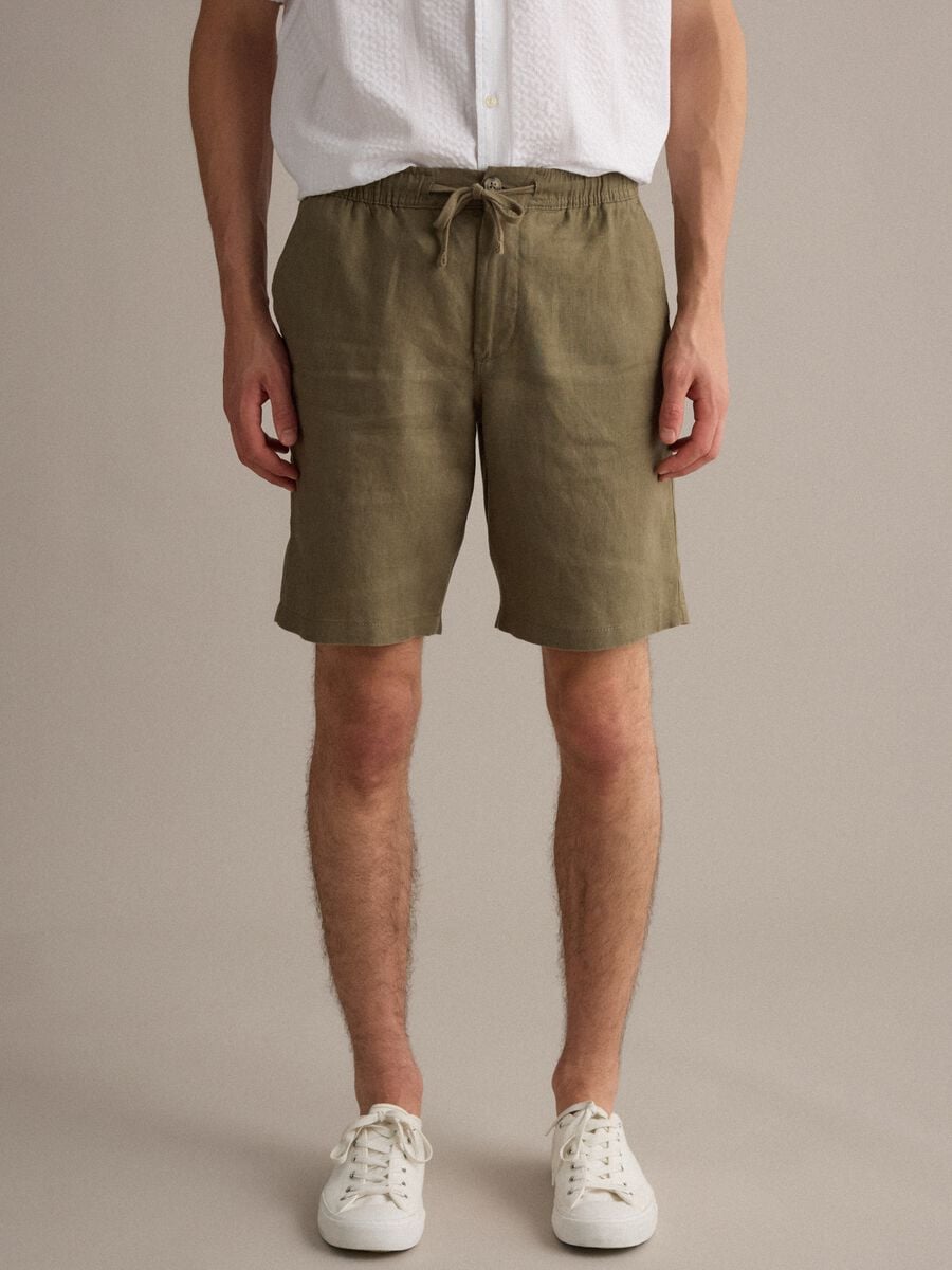 Gr&uuml;ne Bermuda-Shorts aus reinem Leinen mit elastischem Bund_1