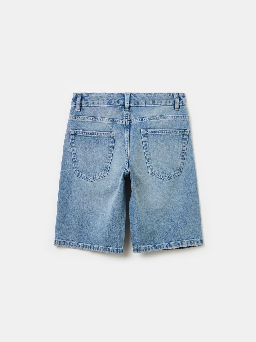 Regular-fit Bermuda shorts in denim with five pockets_1