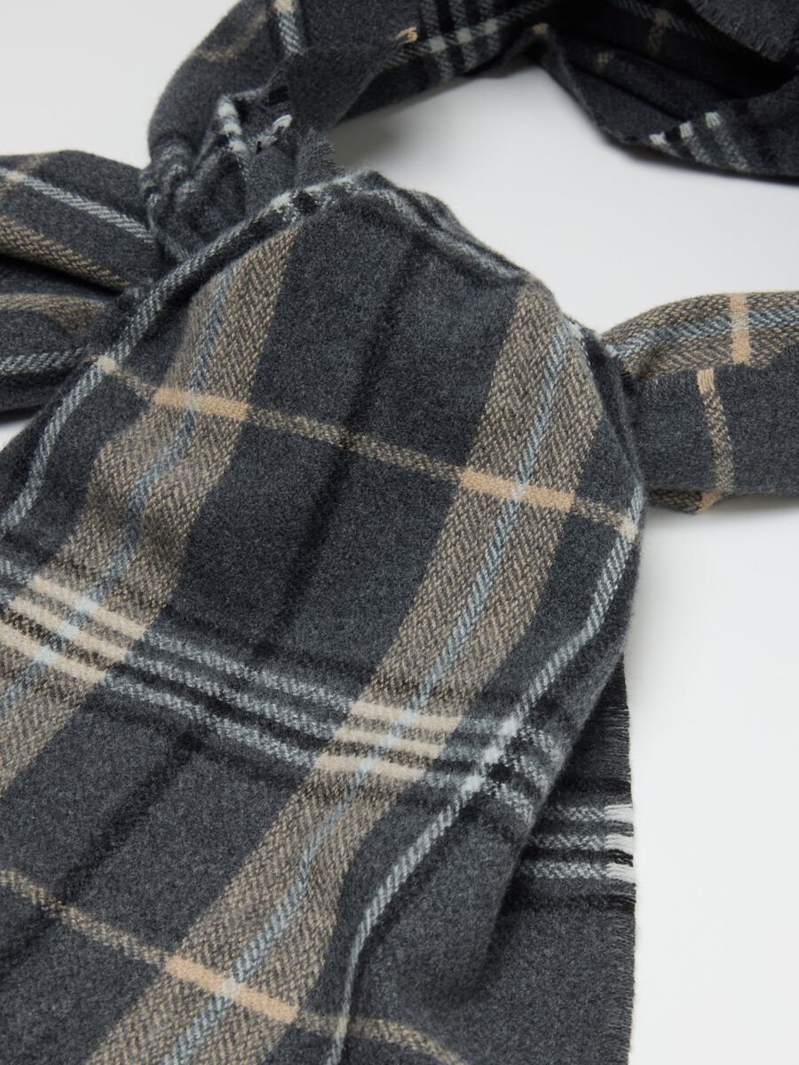 Grey Checked Scarf_1