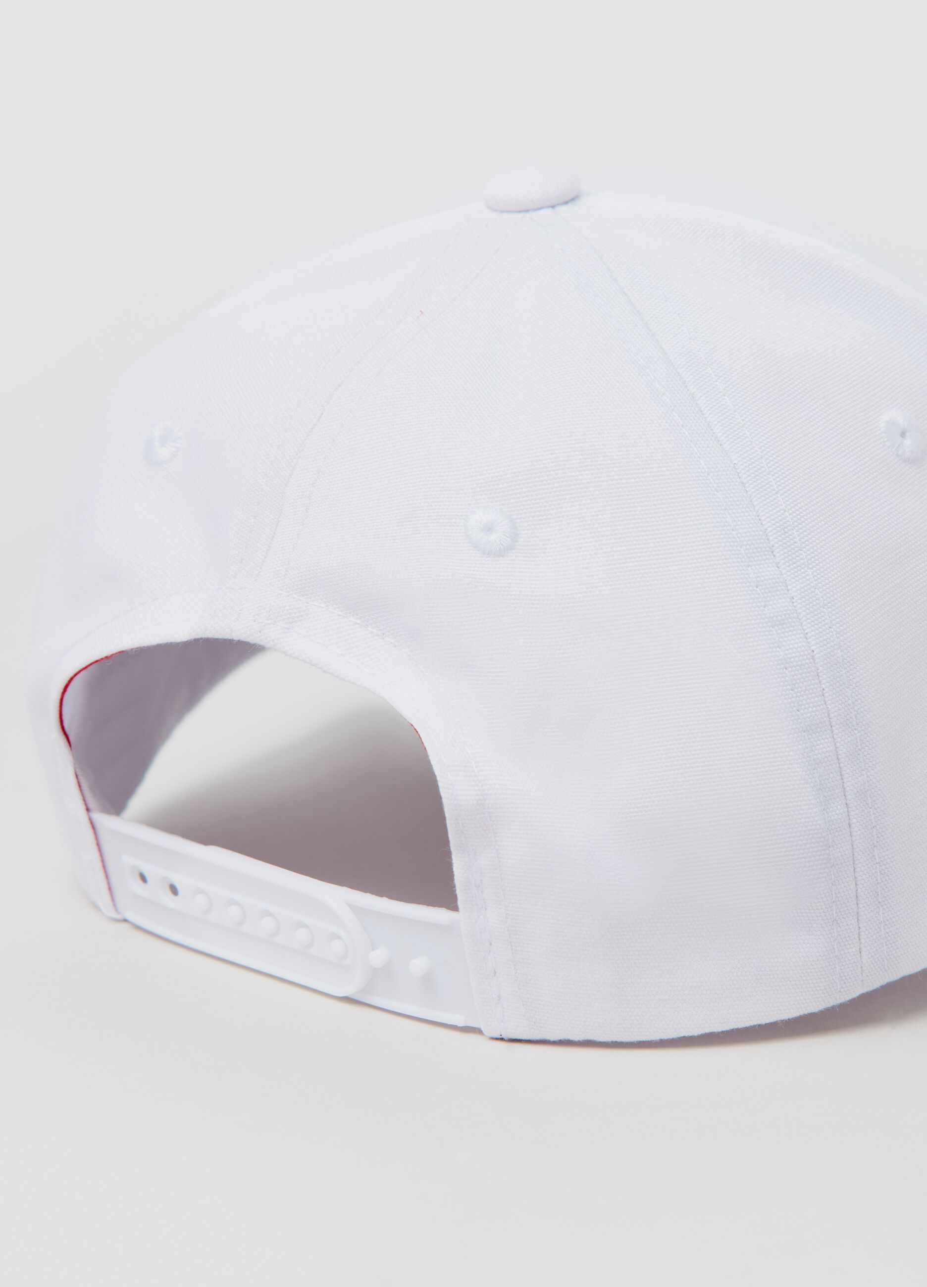 Baseball cap with NASA embroidery