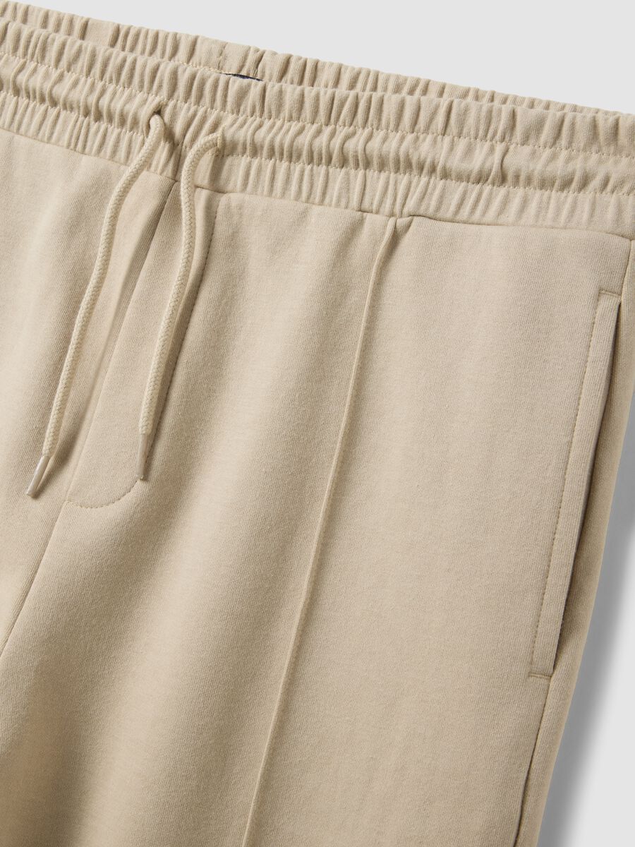 Beige Shorts aus Baumwollmix in Regular Fit mit Kordelzug_5