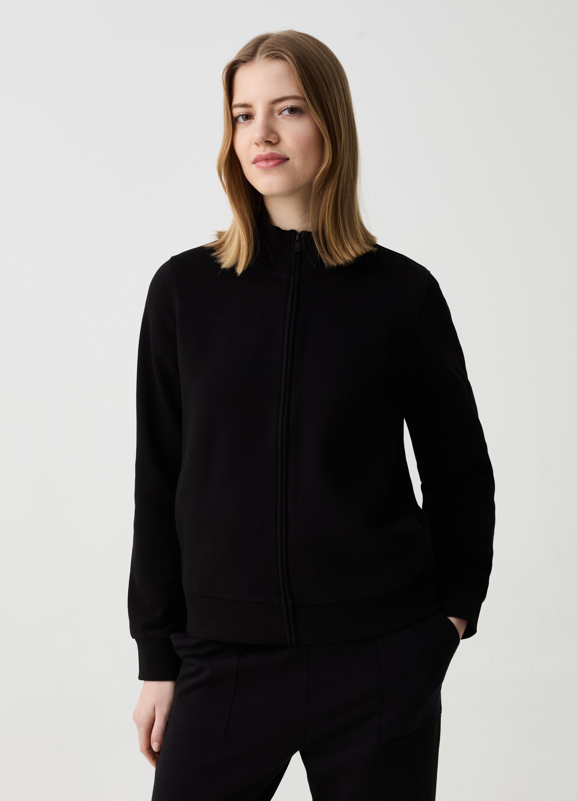Essential full-zip sweatshirt in fleece with high neck