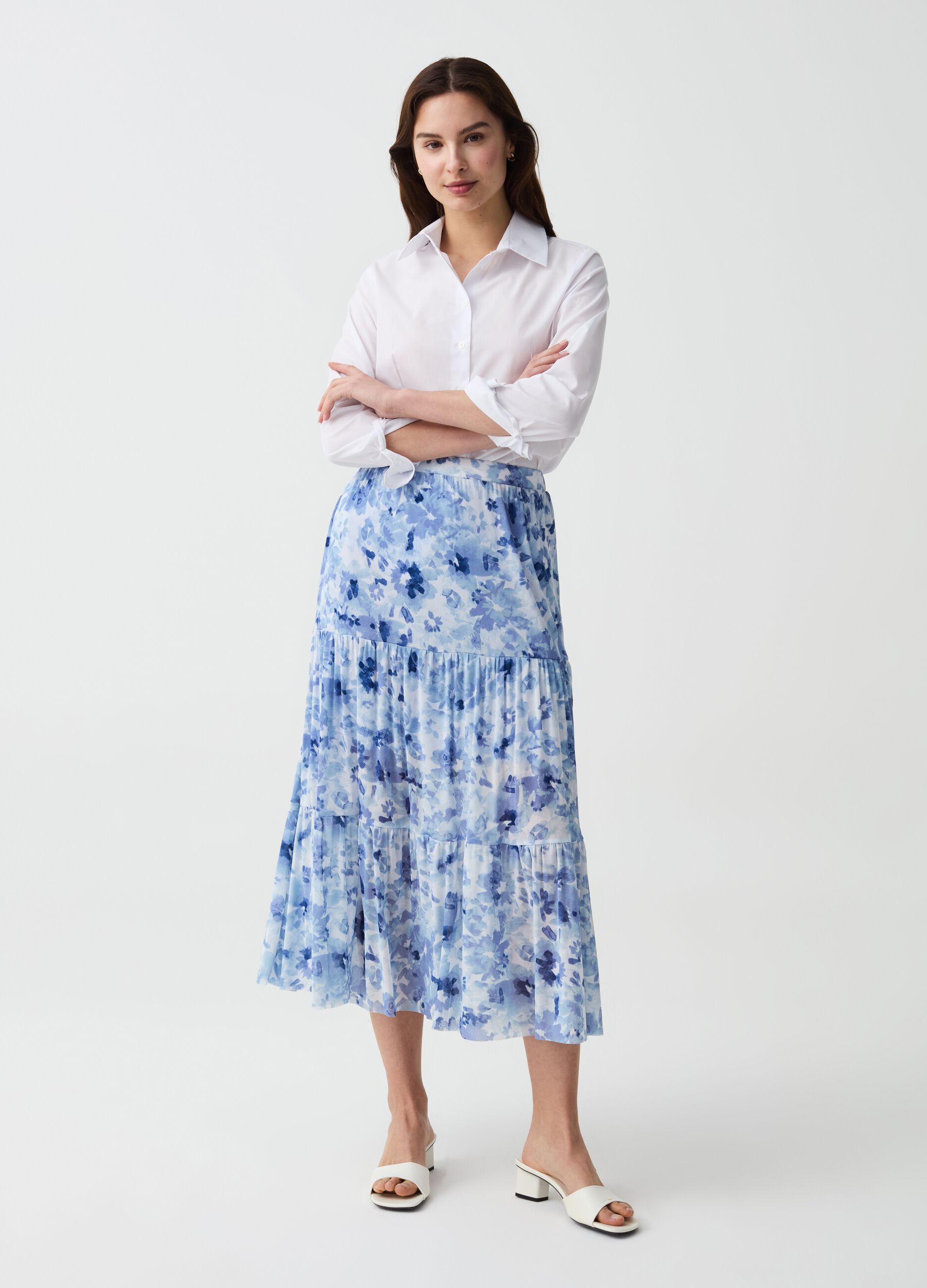 Long skirt in floral mesh