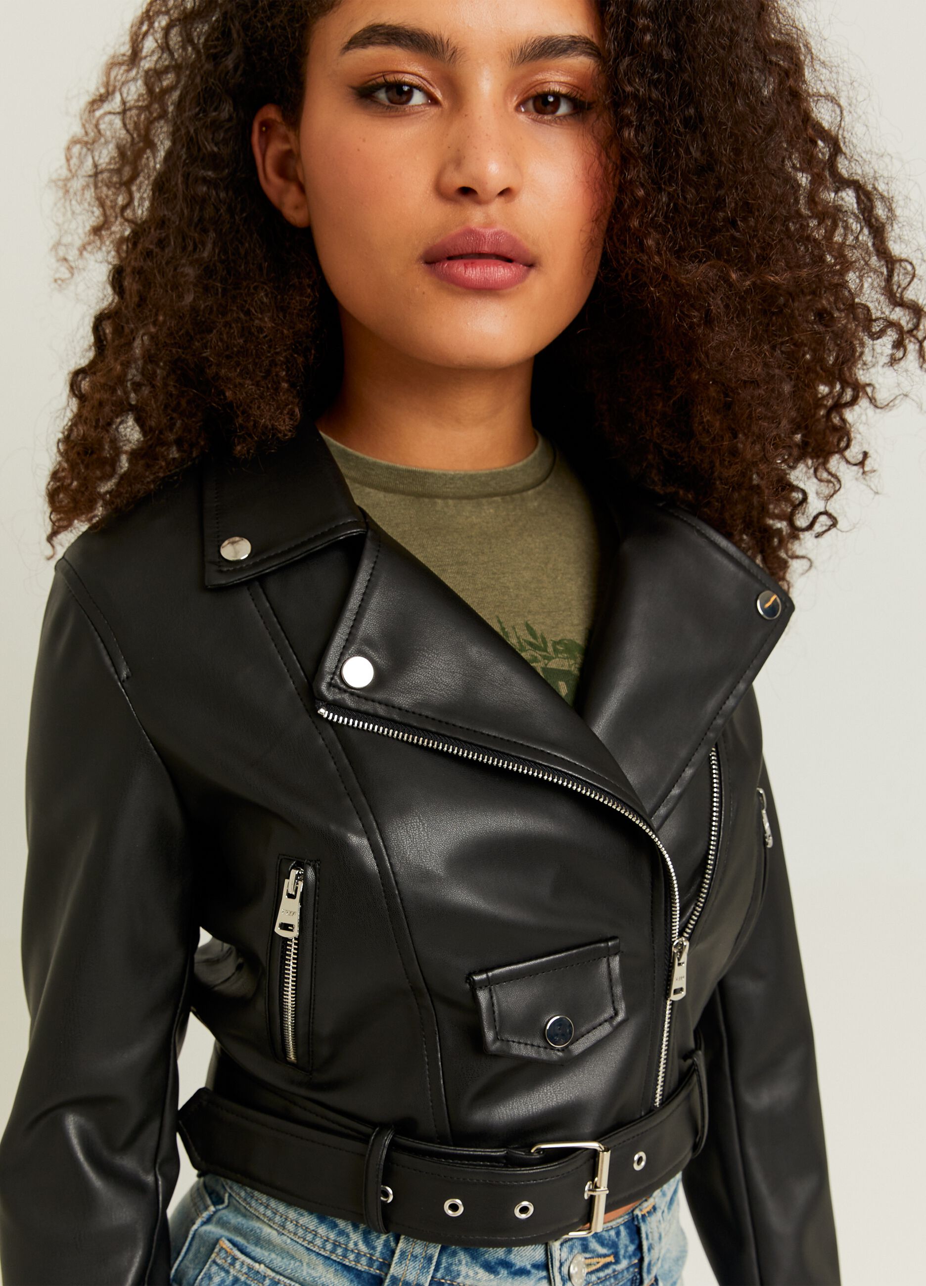 Glossy-effect cropped biker jacket with zip