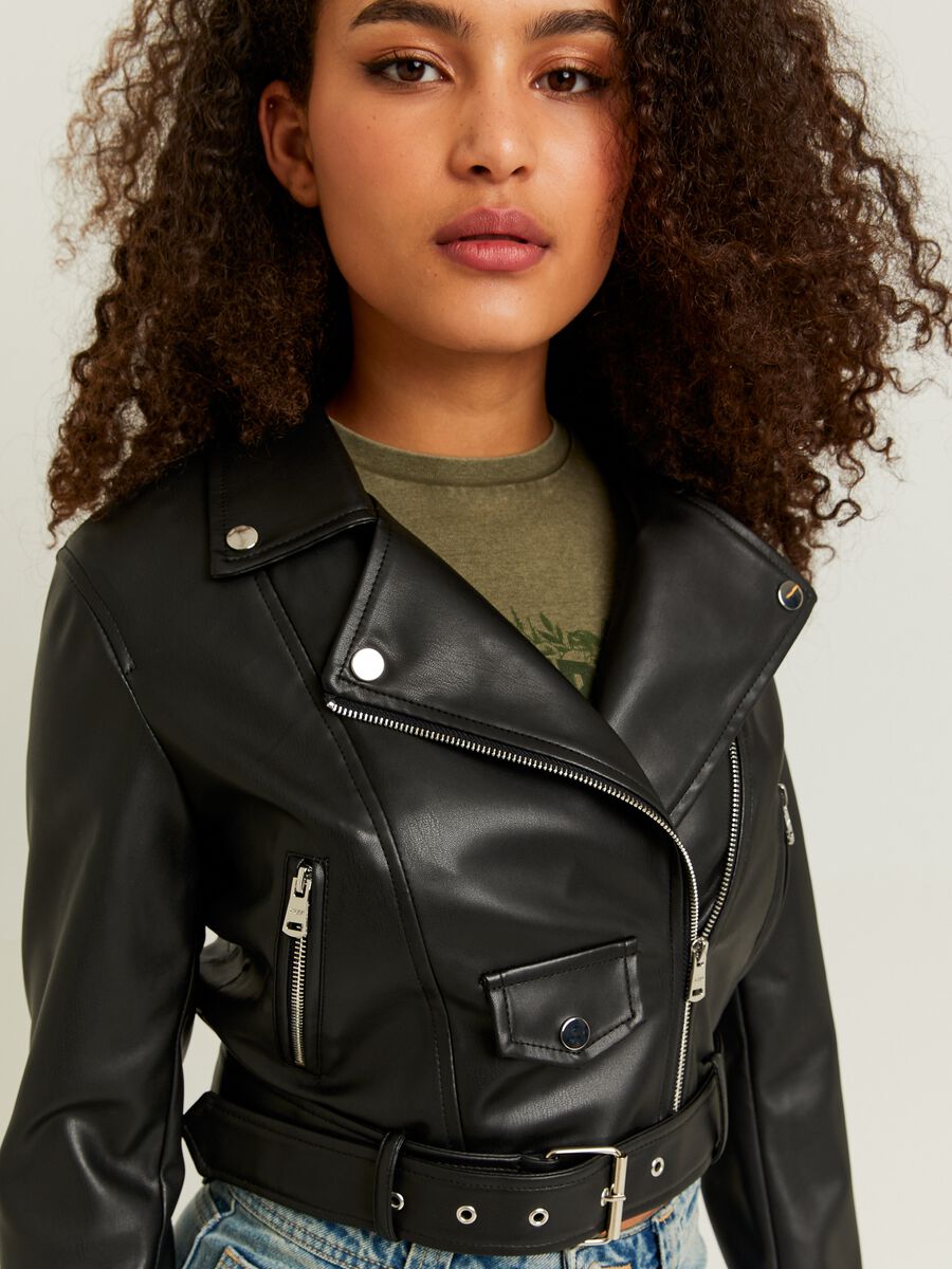 Glossy-effect cropped biker jacket with zip_0